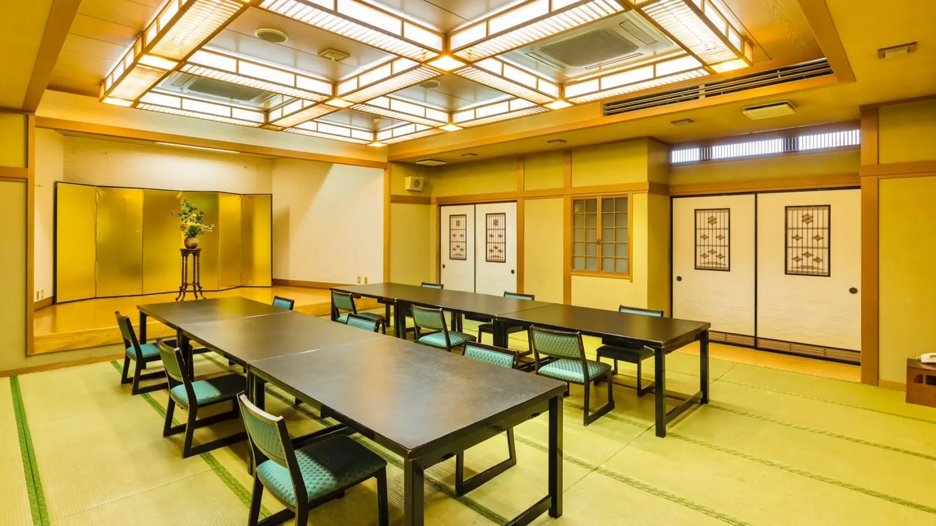 Japanese Onsen Ryokan KOHAKUEN