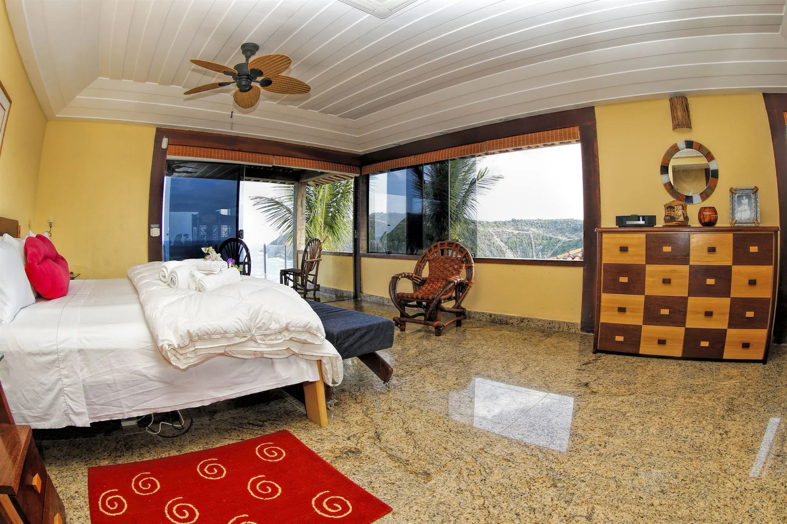 Cliffside Luxury Inn