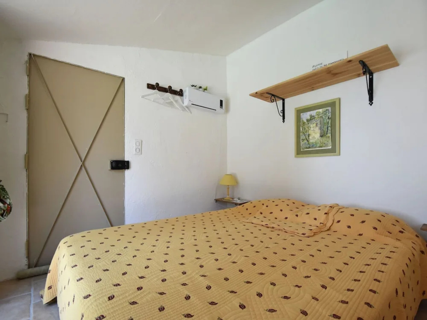 Charming Villa in Lauris South of France with Private Pool