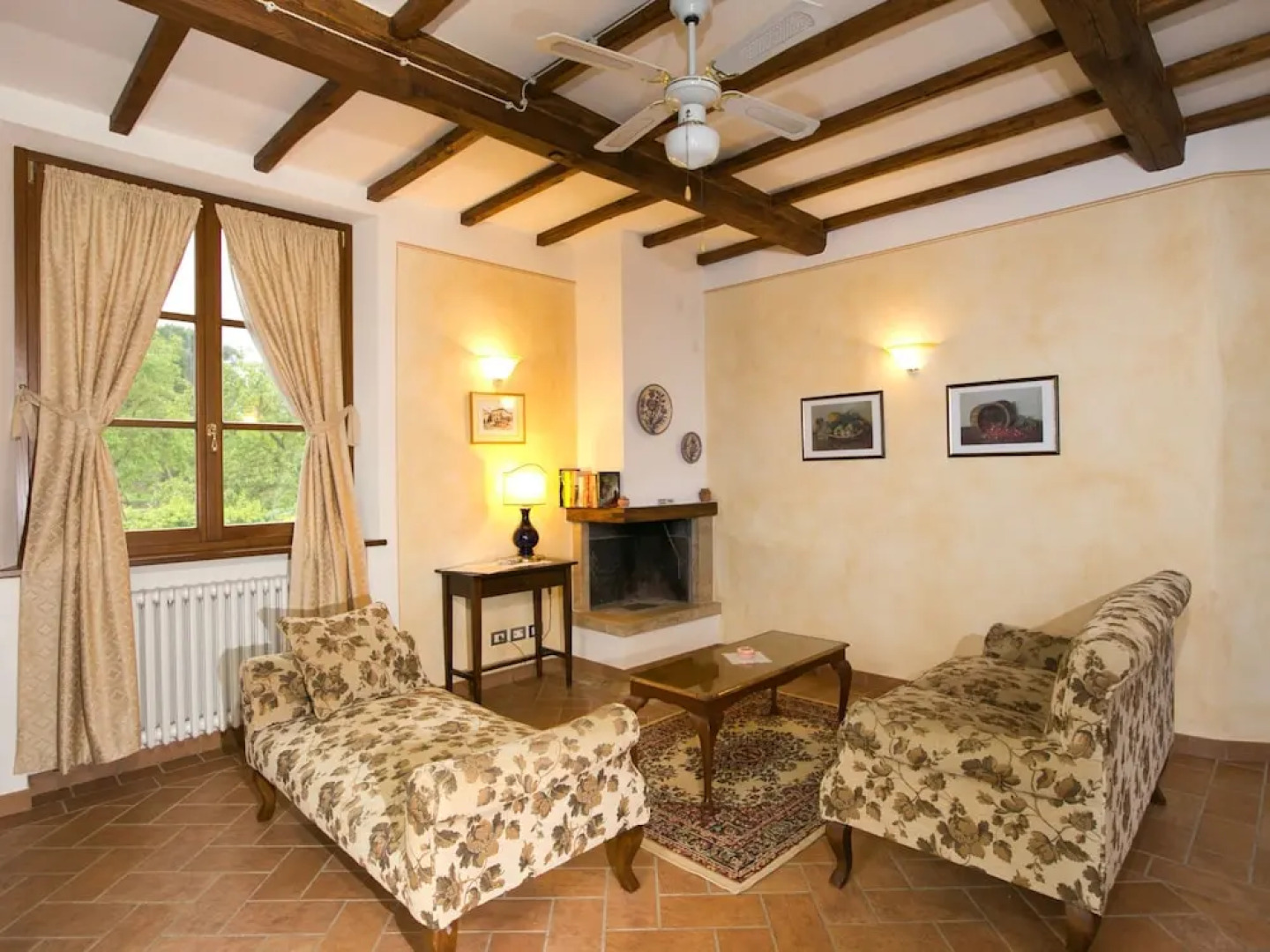 Rustic Retreat With Pool