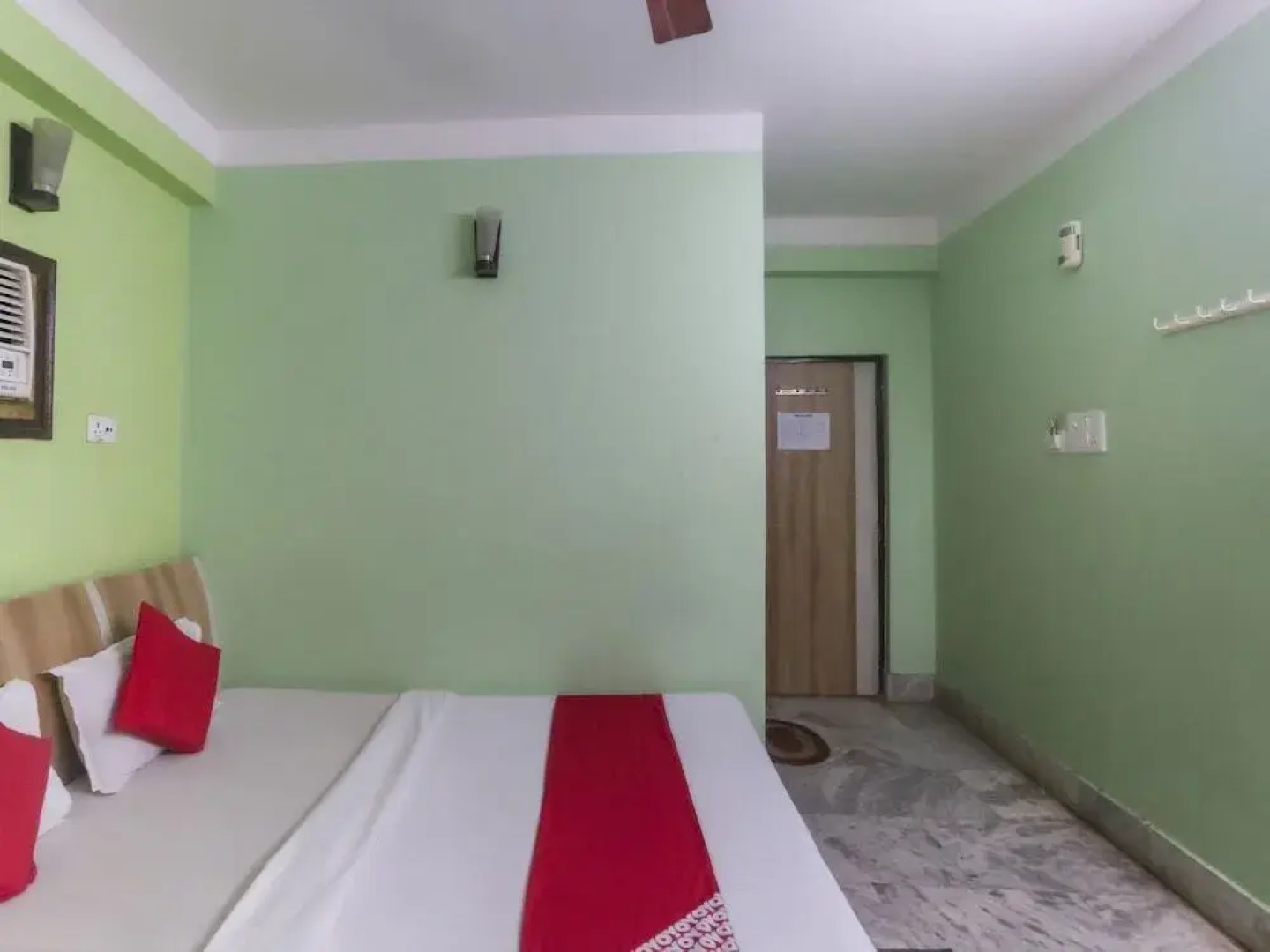 Hotel Tanushree by OYO Rooms