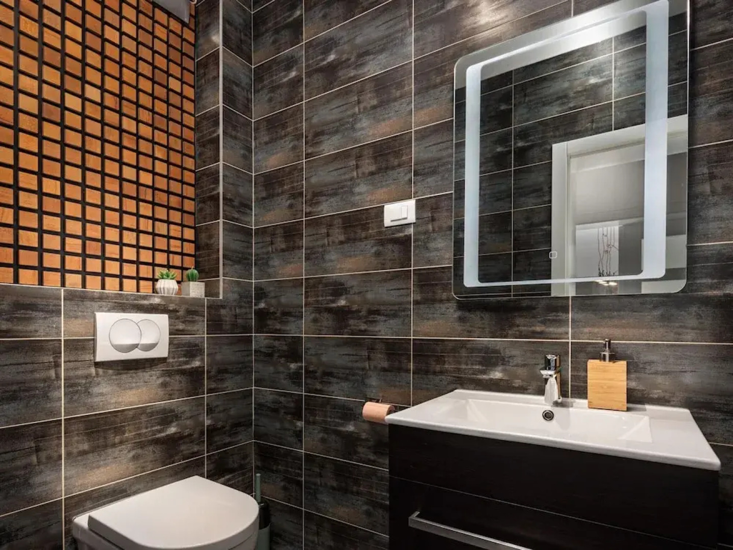 Modern Countryside Villa Near the Sea, Private Swimming Pool, Lovely Guesthouse