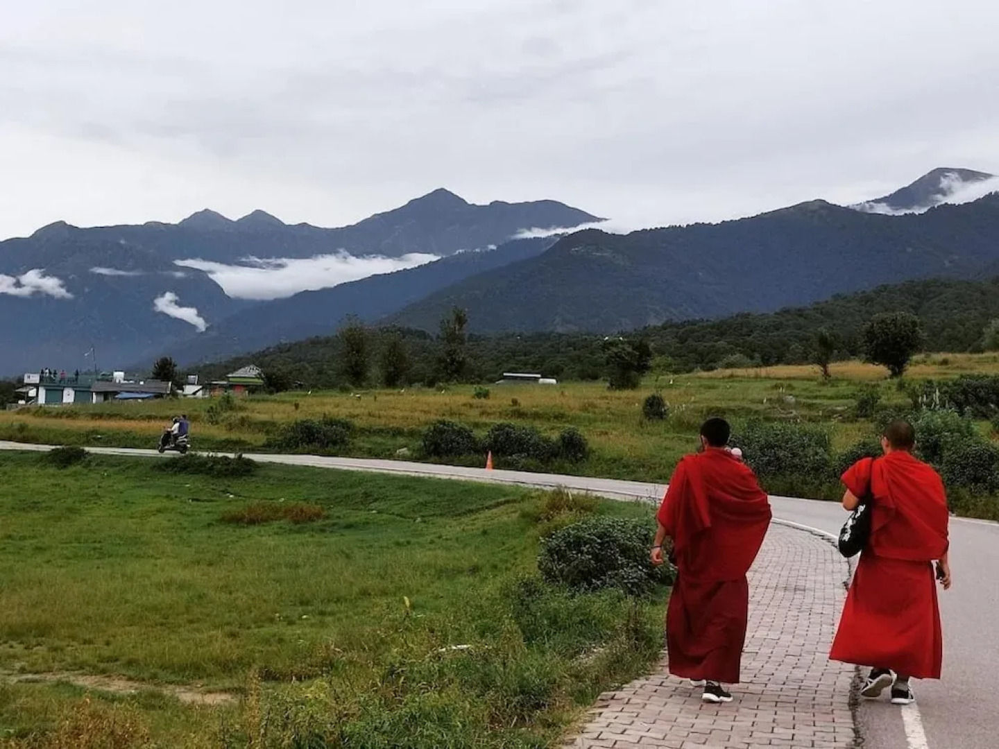 The Lost Hostels-Bir - Landing Site