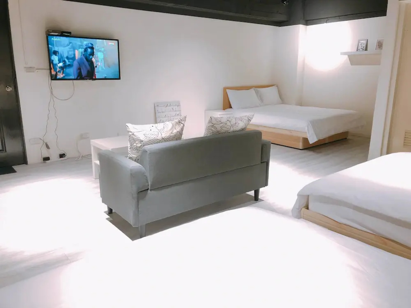 Taipei Apt.4 MRT Ximen Station Suite