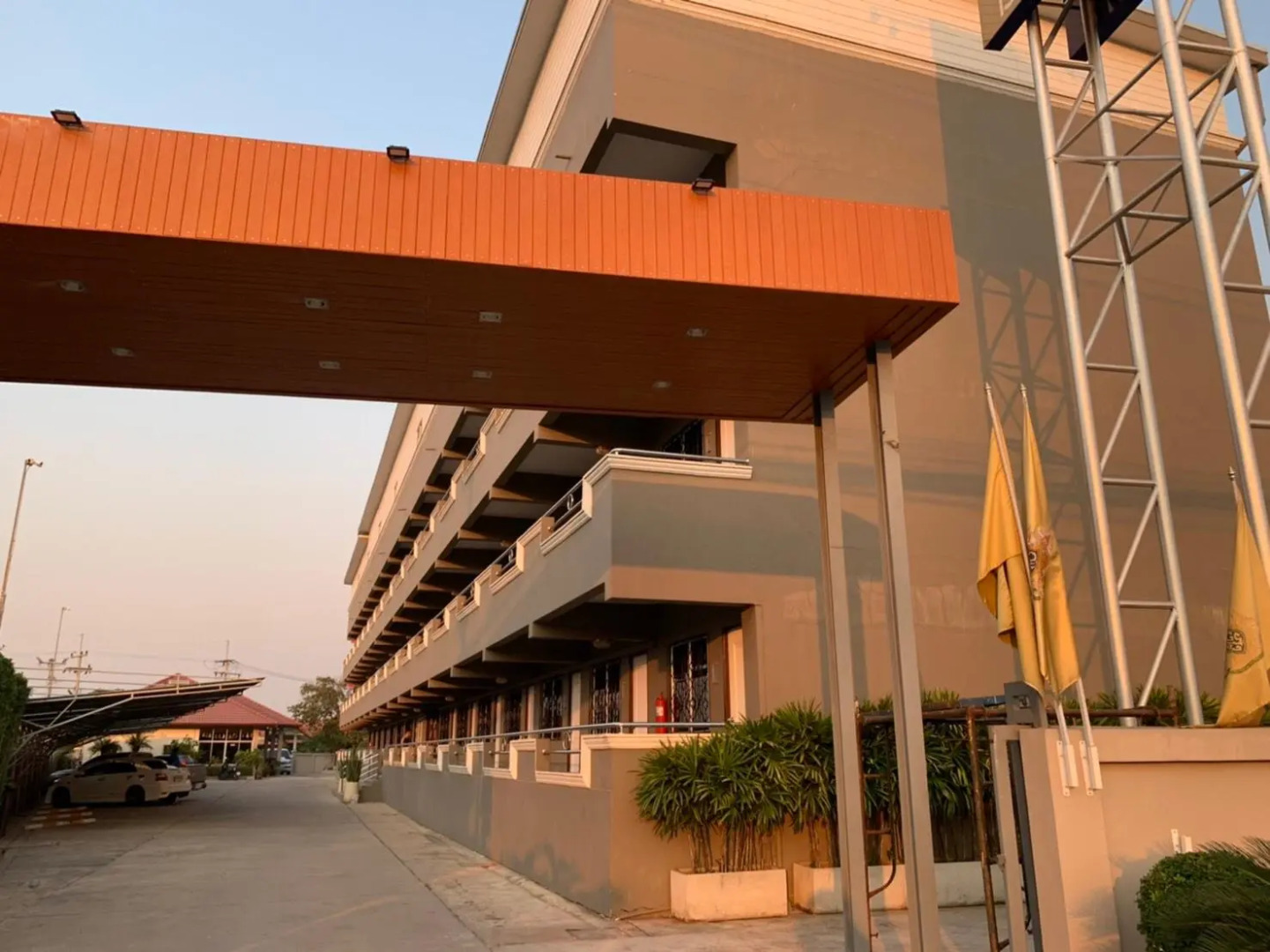 Hotel M Rojana Ayutthaya