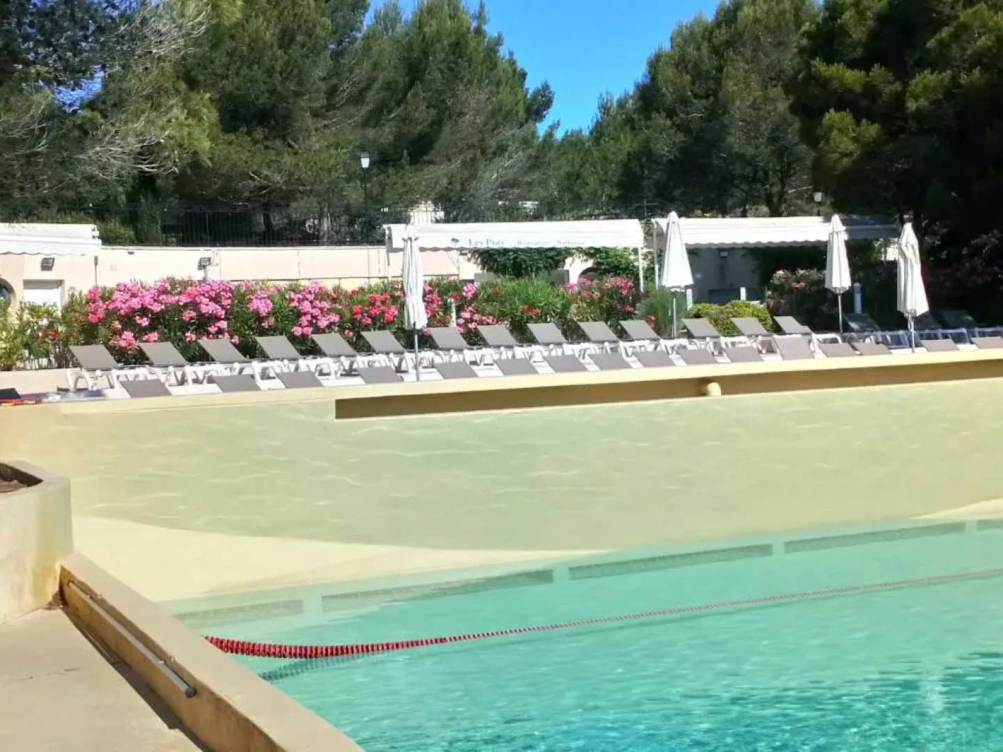 Charmant T2 climatisé avec belle vue , Golf de Pont-Royal