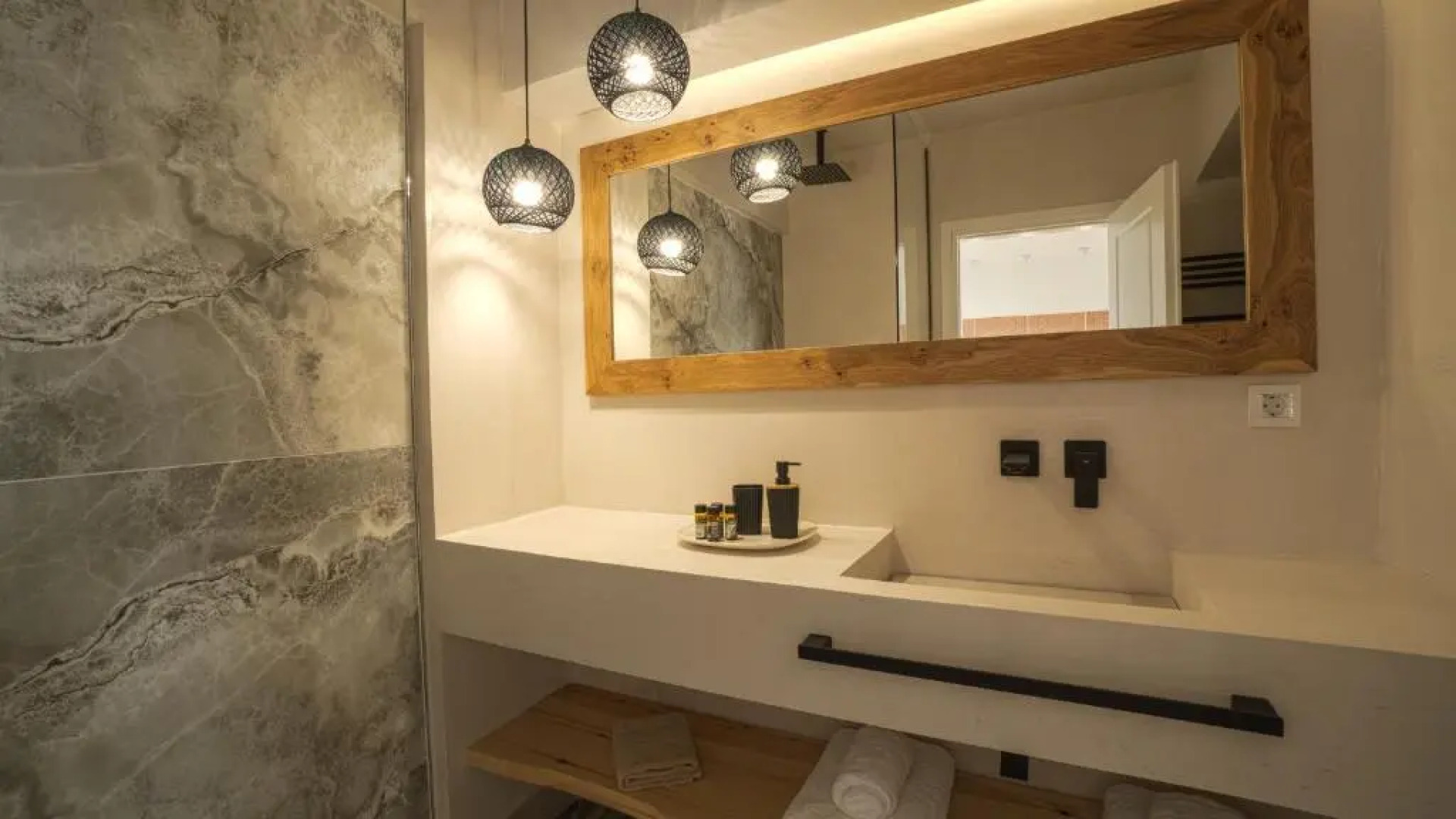 Sfakia Seaside luxury Suites