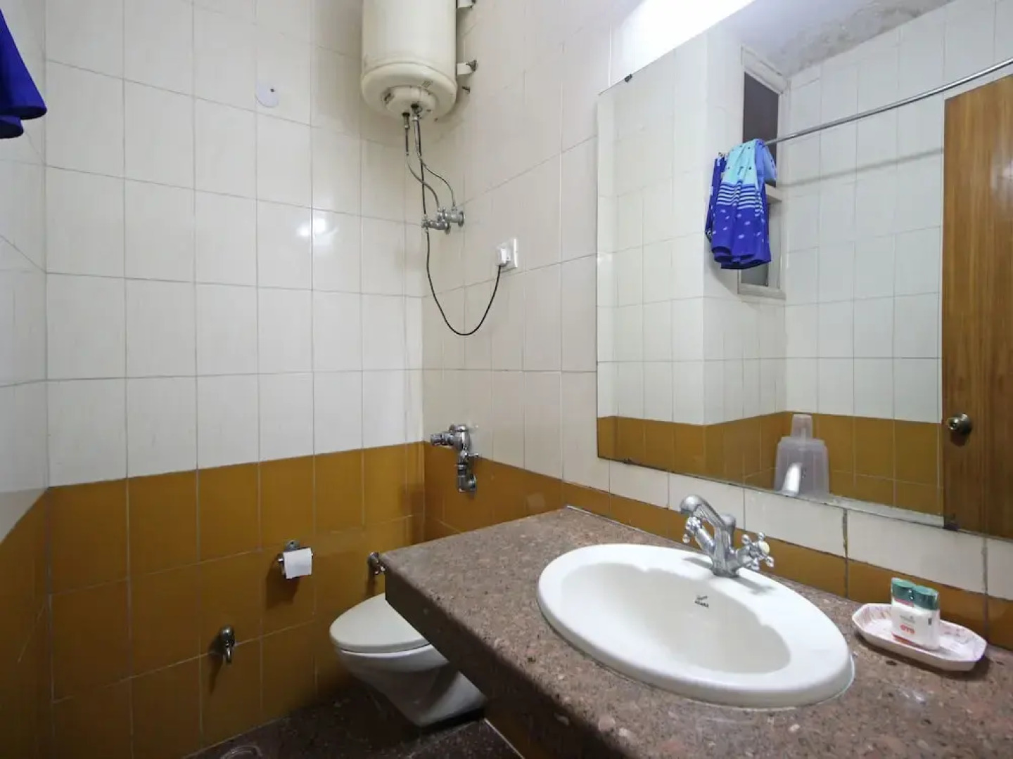 OYO 6977 Hotel Clarks