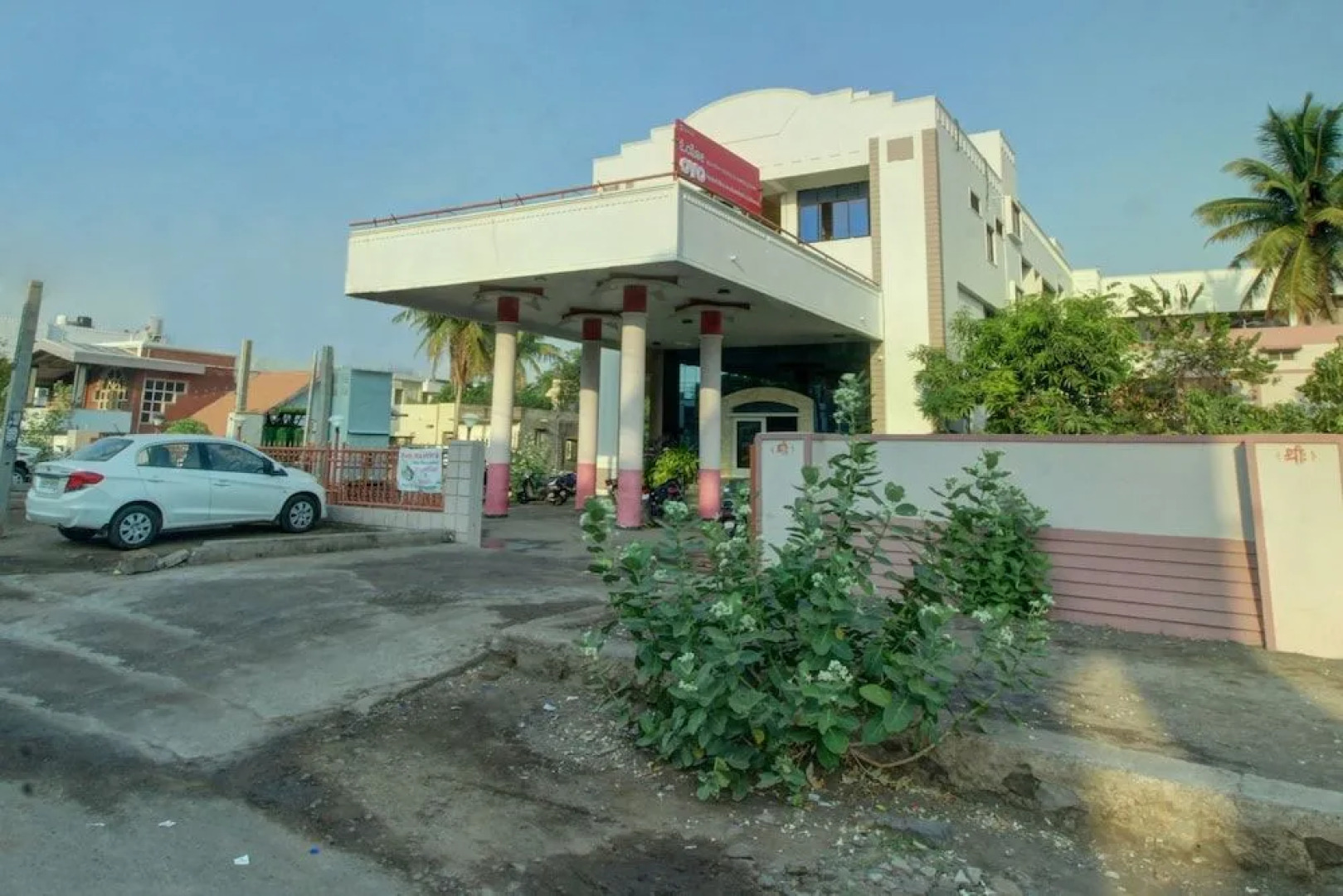 Oyo 30636 Hotel Navaratna International