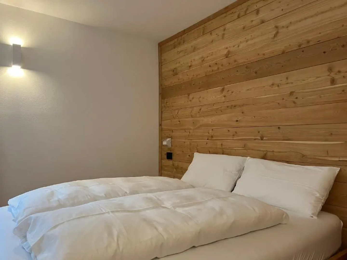 Camelot Luxury Houses Horses