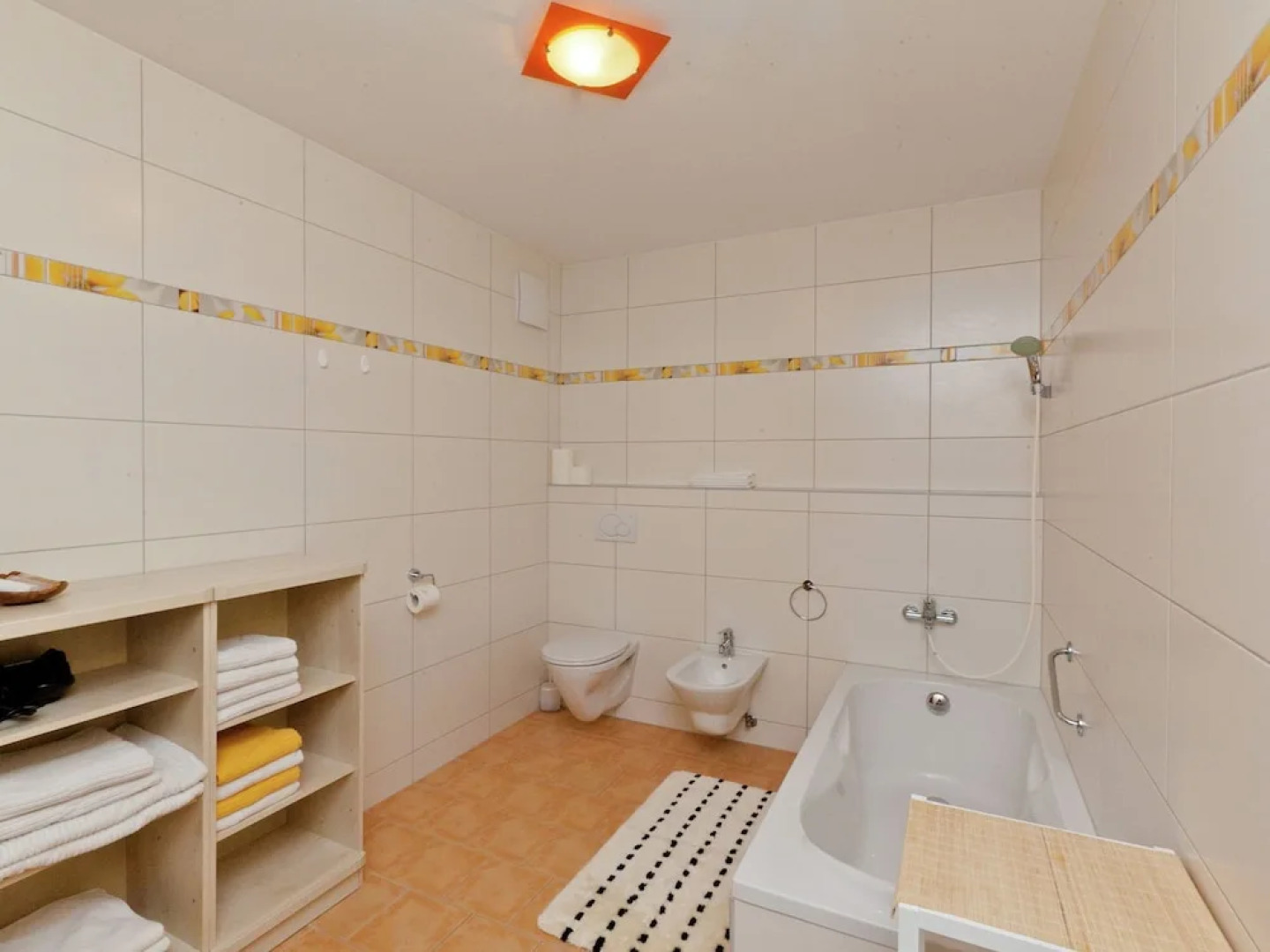 Mod Apartment in Bruck An Der Großglocknerstraße with Garden