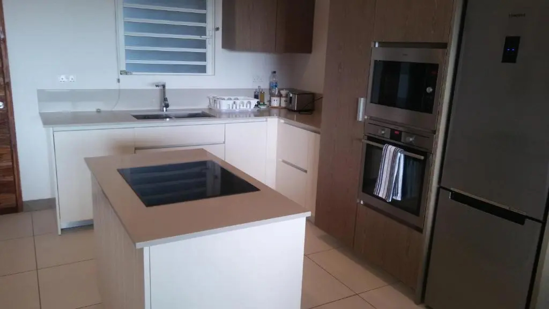 L'Escale 3 bedrooms Sea View and Beachfront Suite by Dream Escapes