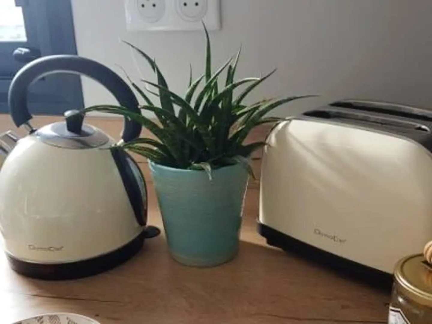 House With one Bedroom in Mornas, With Enclosed Garden and Wifi