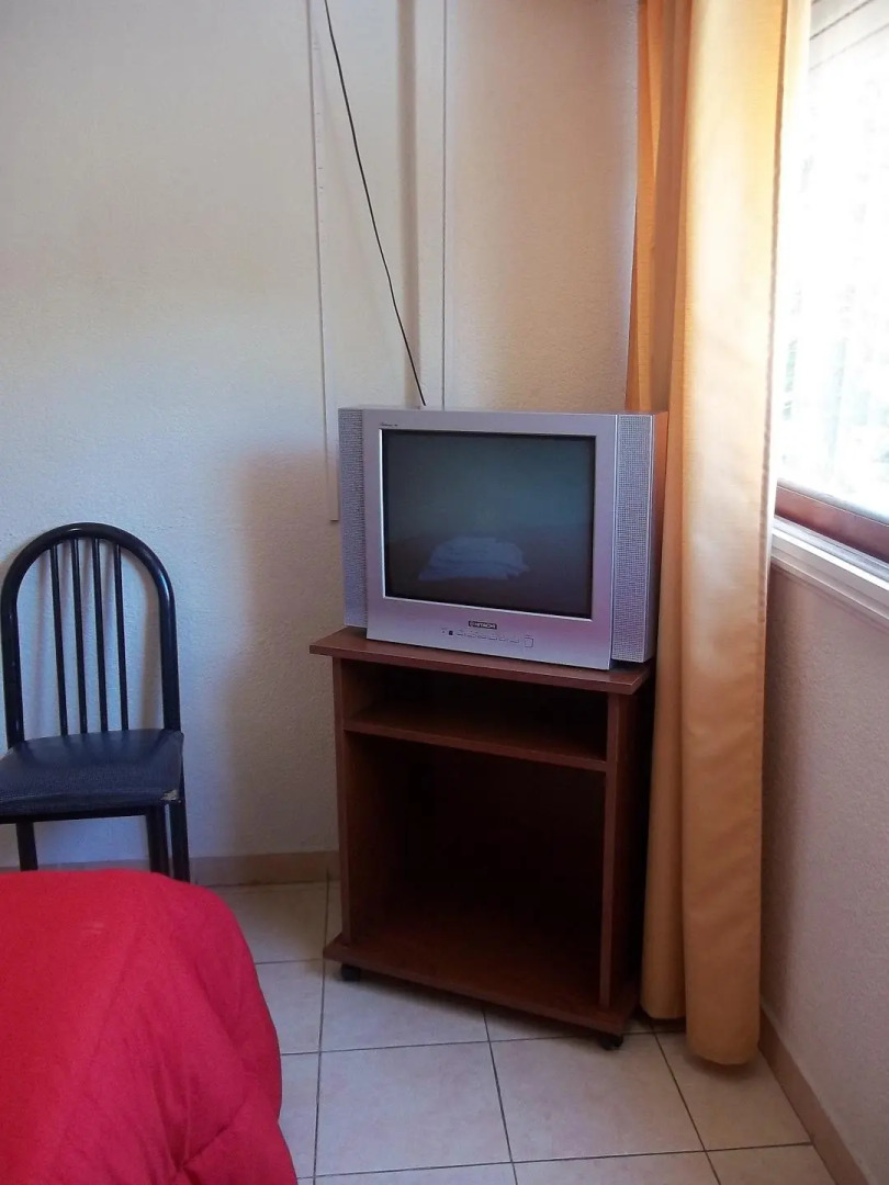 Hotel U.O.E.T.S.Y.L.R.A