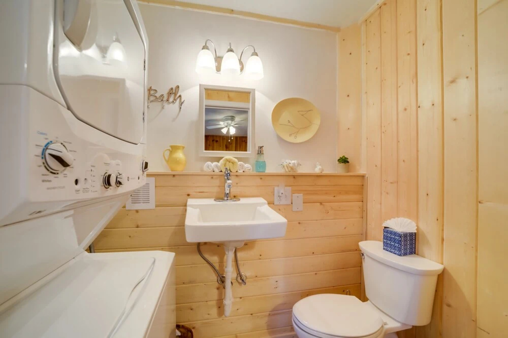 Serene Lake Junaluska Gem: Deck & Mountain Views