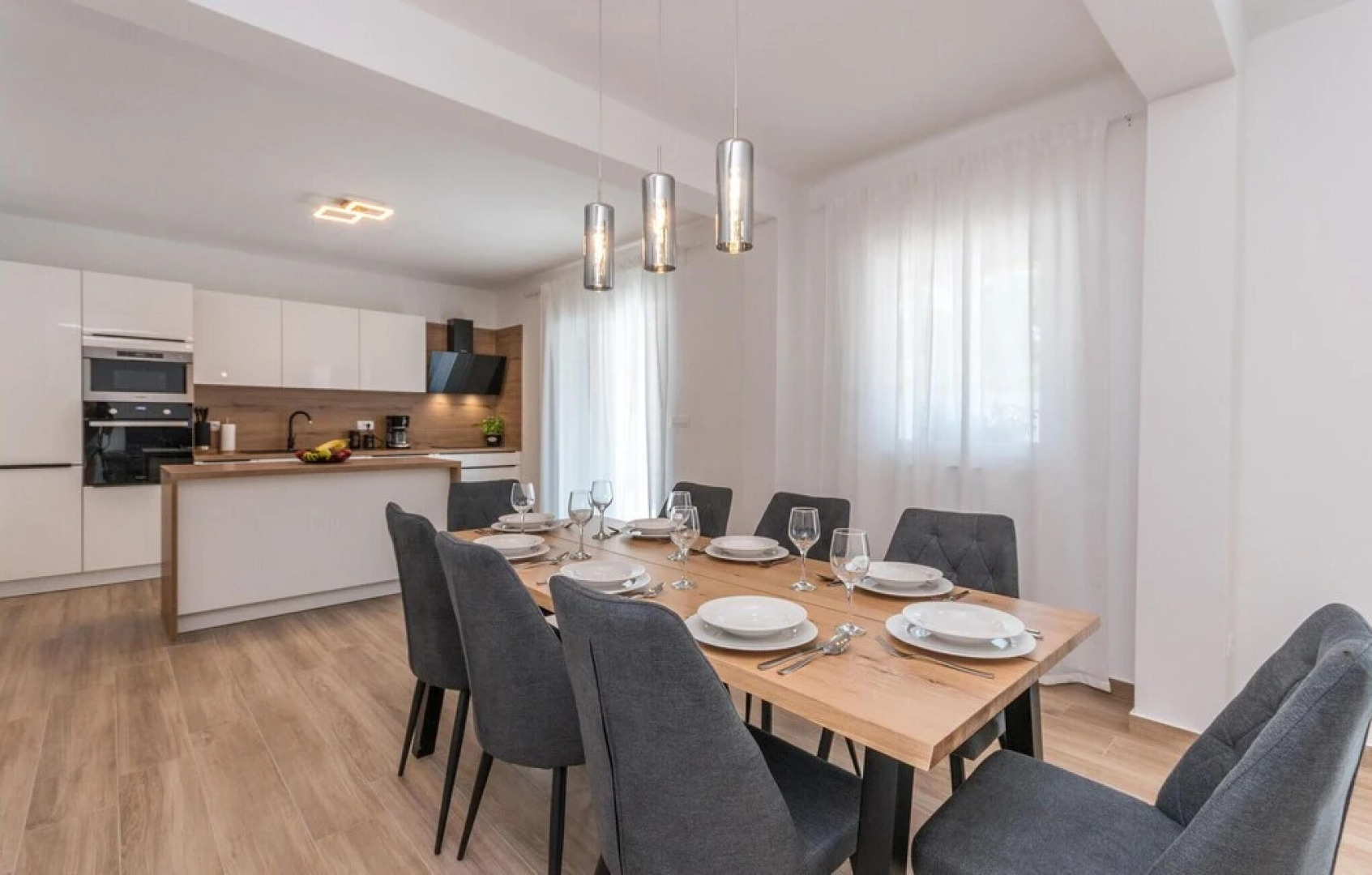 Stunning Home in Donje Rastane With Wifi, 4 Bedrooms and Outdoor Swimming Pool