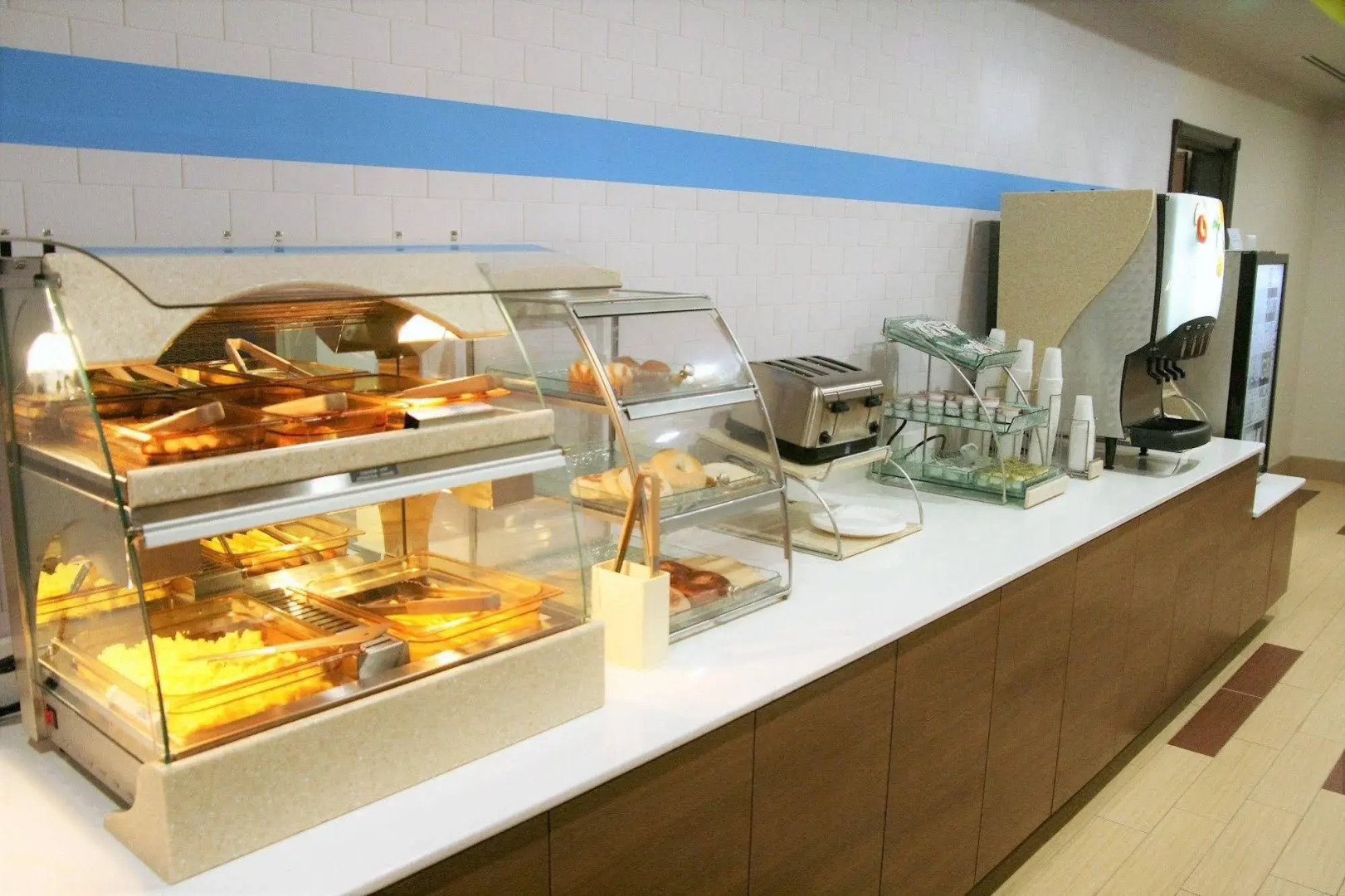 Holiday Inn Express & Suites Clarion by IHG