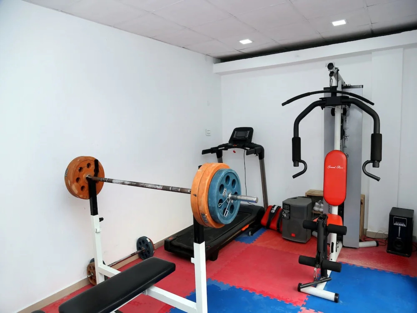 OYO 5566 The Blu Bell