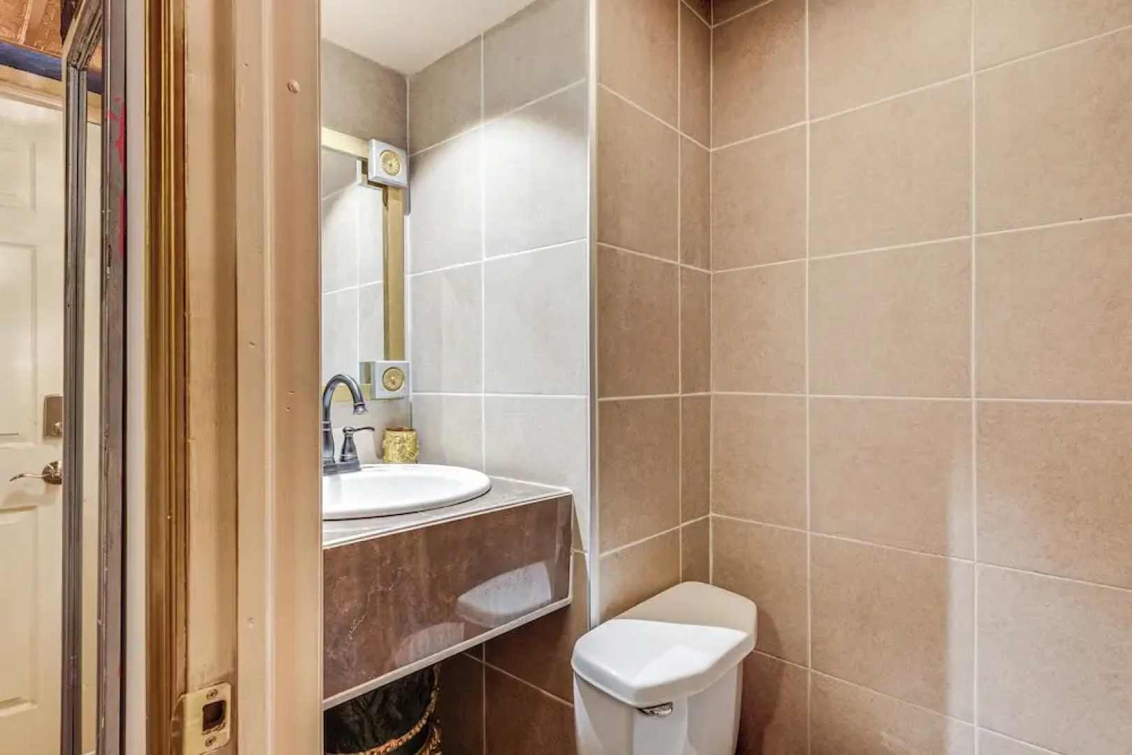 Near Downtown Scranton: Getaway w/ Patio