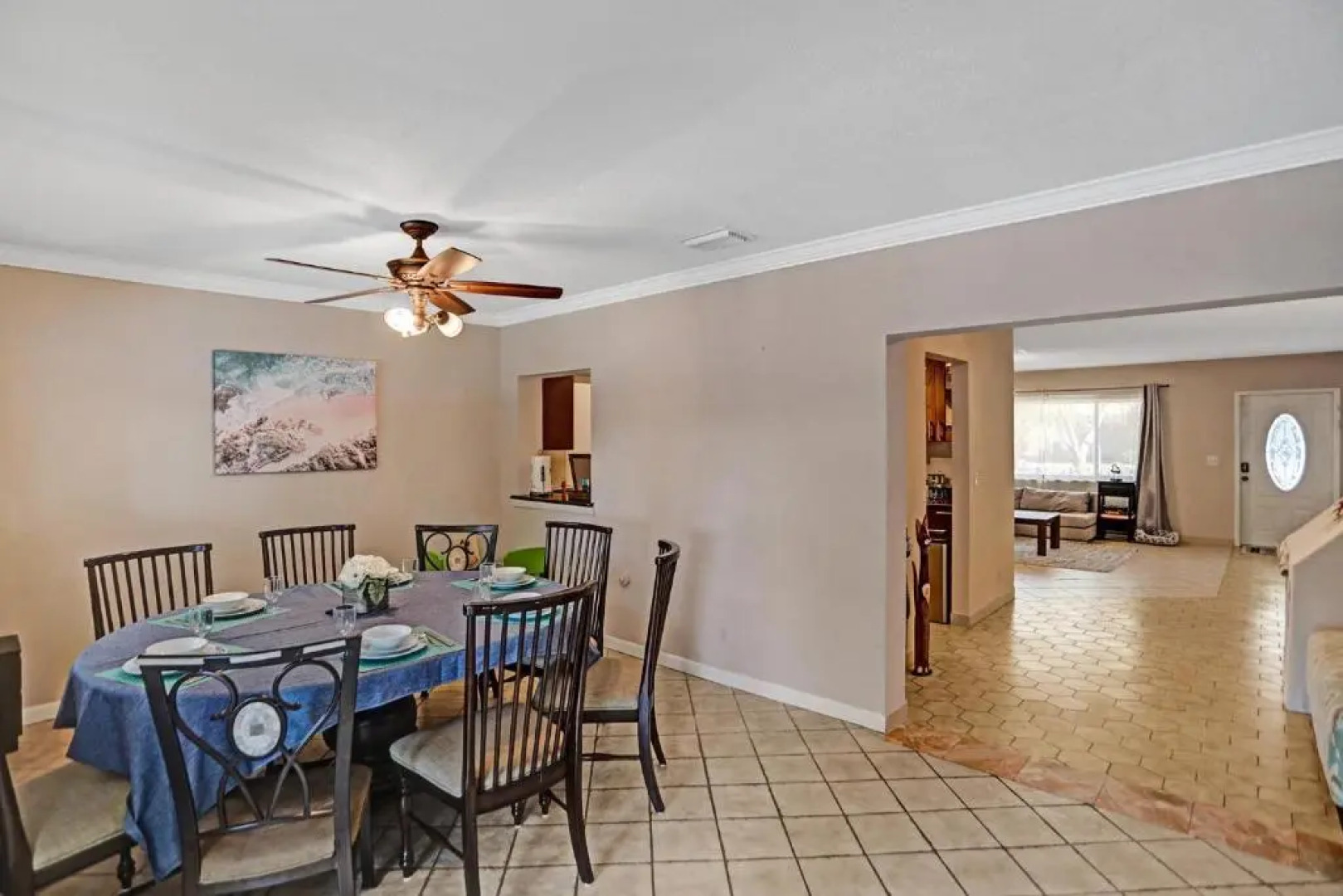 NEW Adorable Villa 7 min to Beach Trampoline