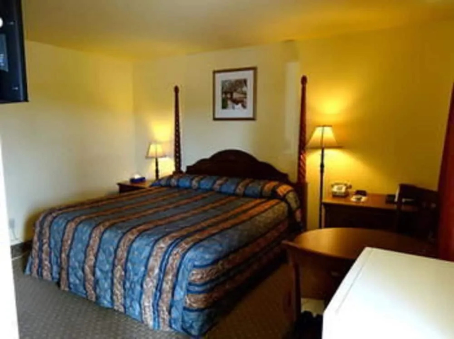 Whispering Pines by Hotel O Whitestone VA