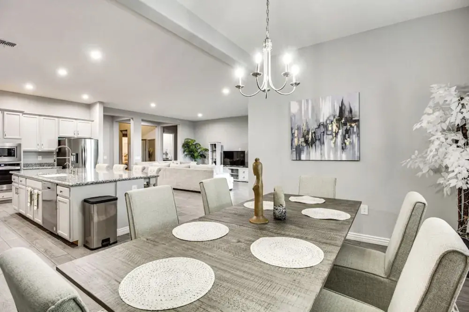 Marana Home w/ Pool Access & Mountain Views!