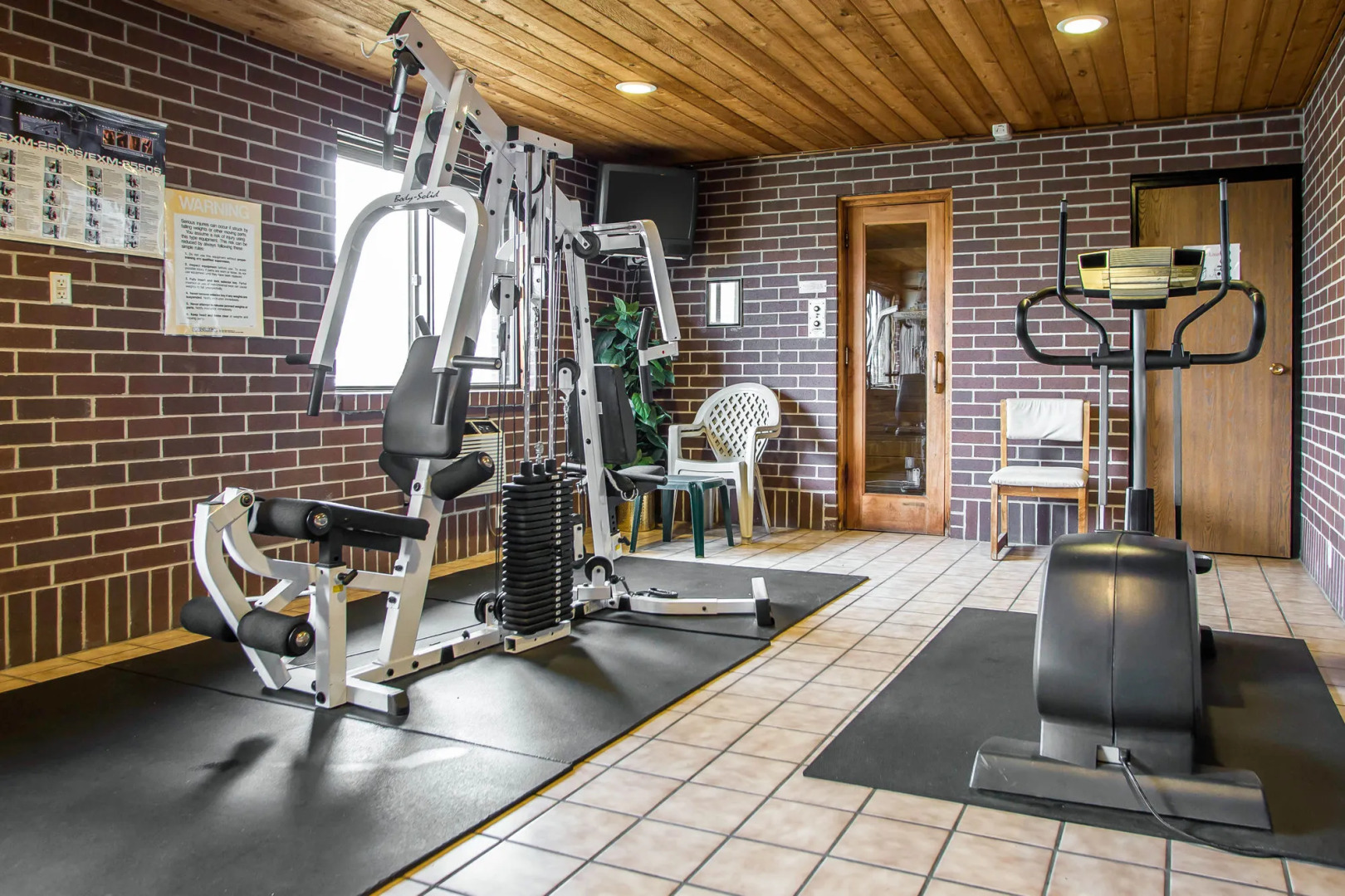 Econo Lodge Inn & Suites Dubuque