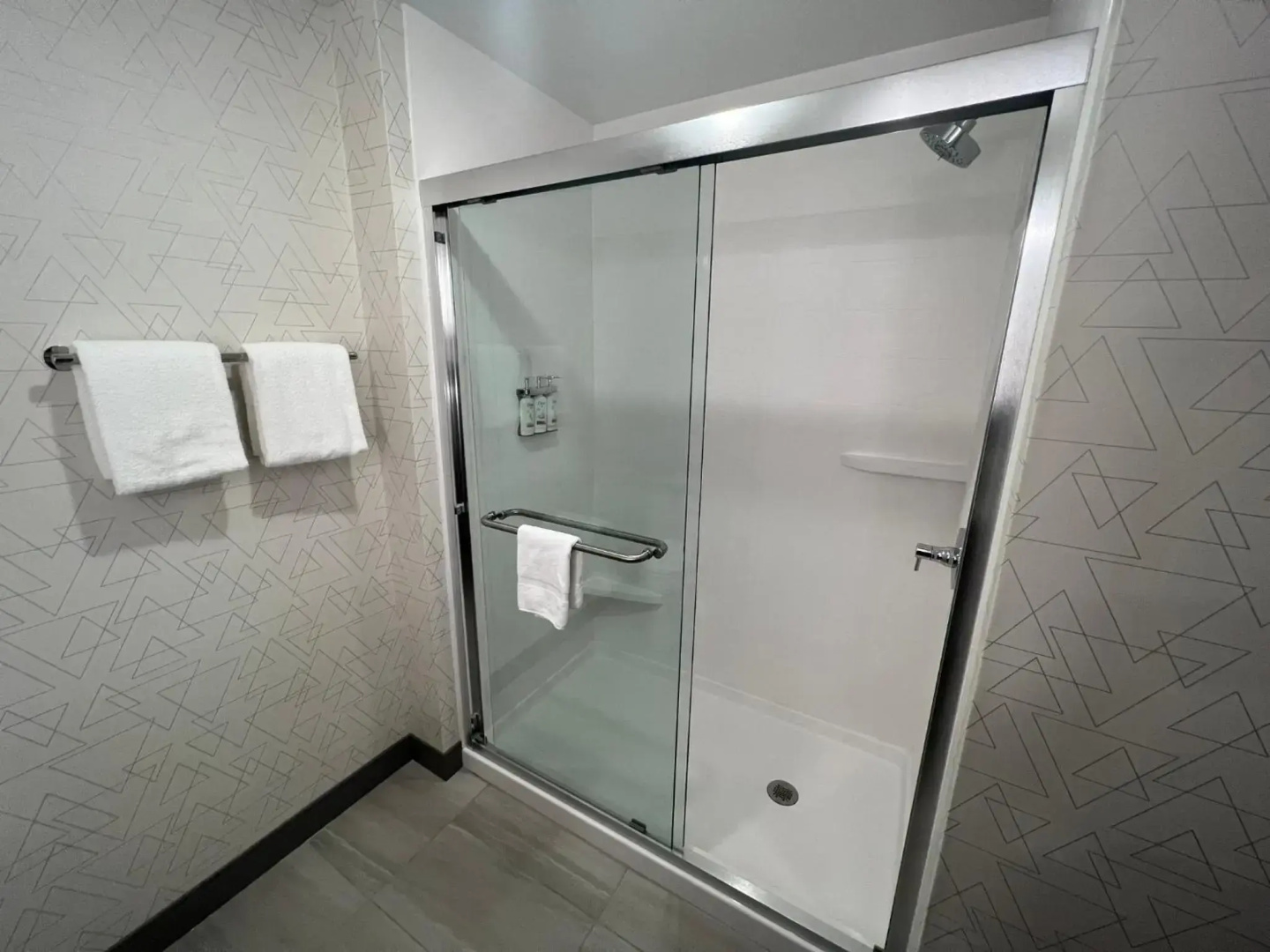 Holiday Inn Express and Suites Tomah by IHG