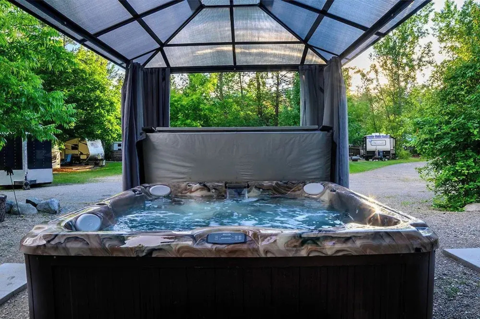 Barefoot Villas Cabin 1 Beaver w/ Hot tub