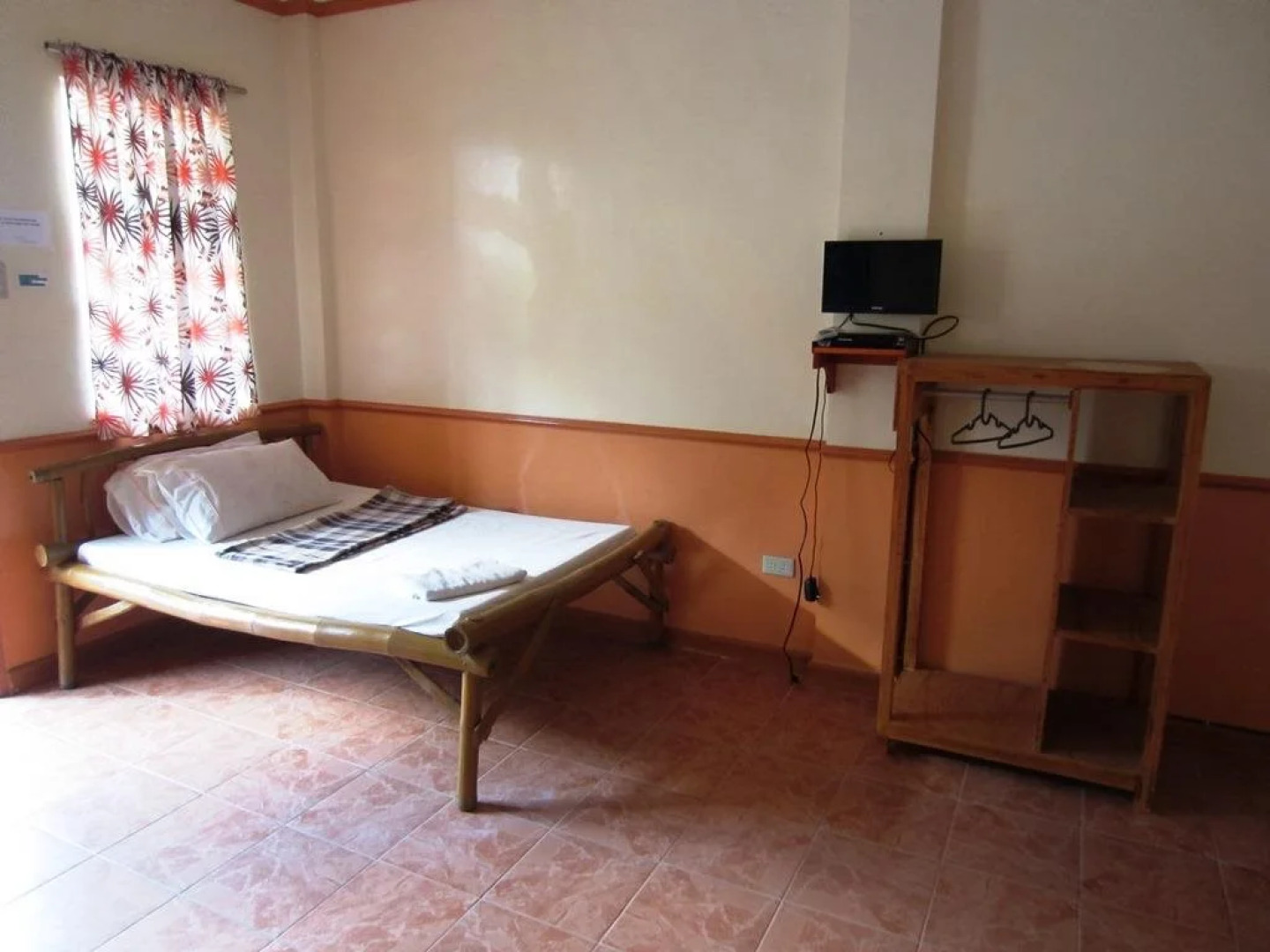 Yooneek Beach Resort