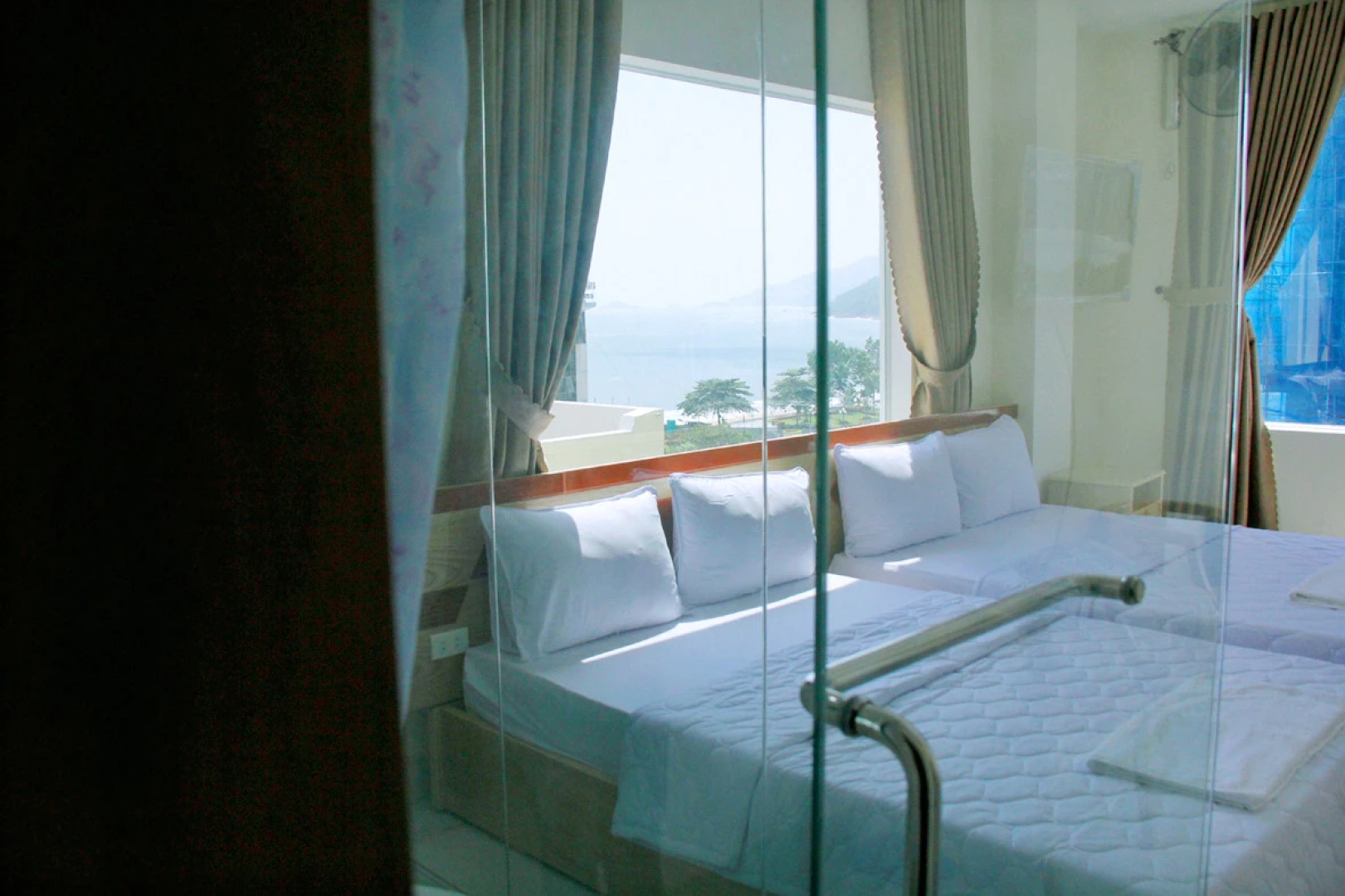 Yen Vy 04 Luxury Hotel