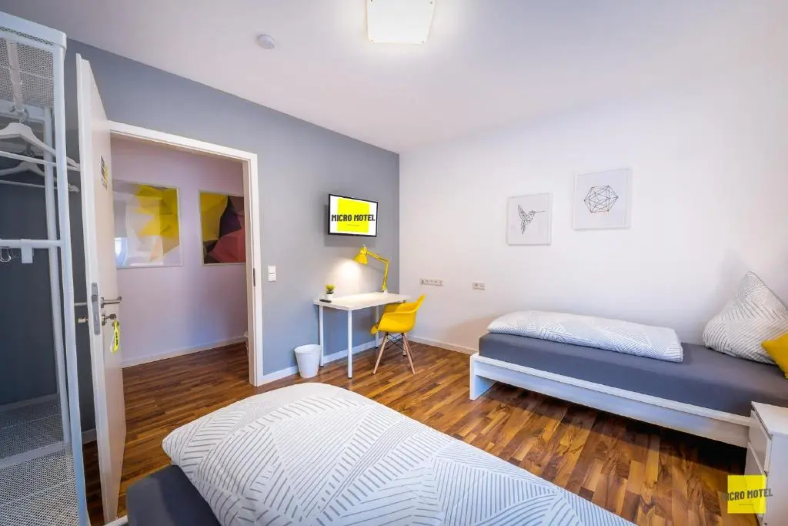 Micro Motel A-25