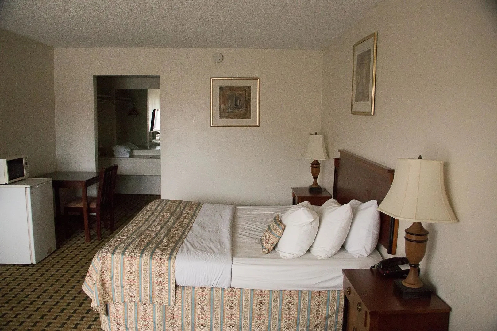 Cocomo Inn and Suites