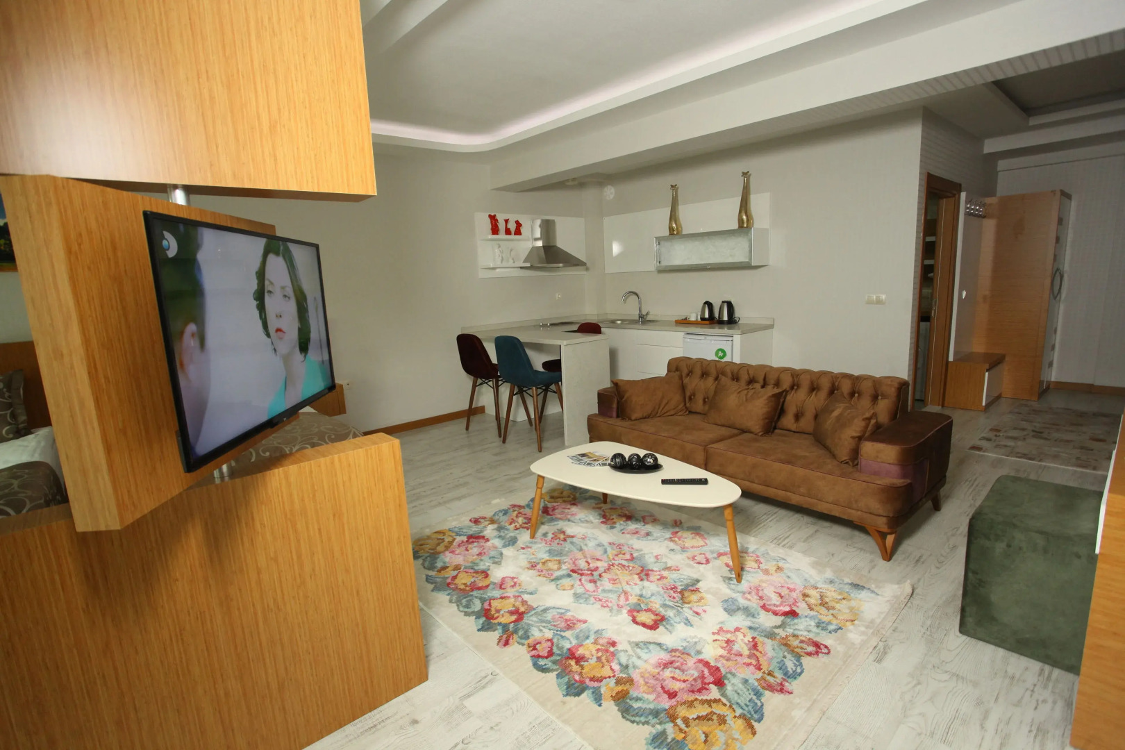 The City Walls Suit Hotel