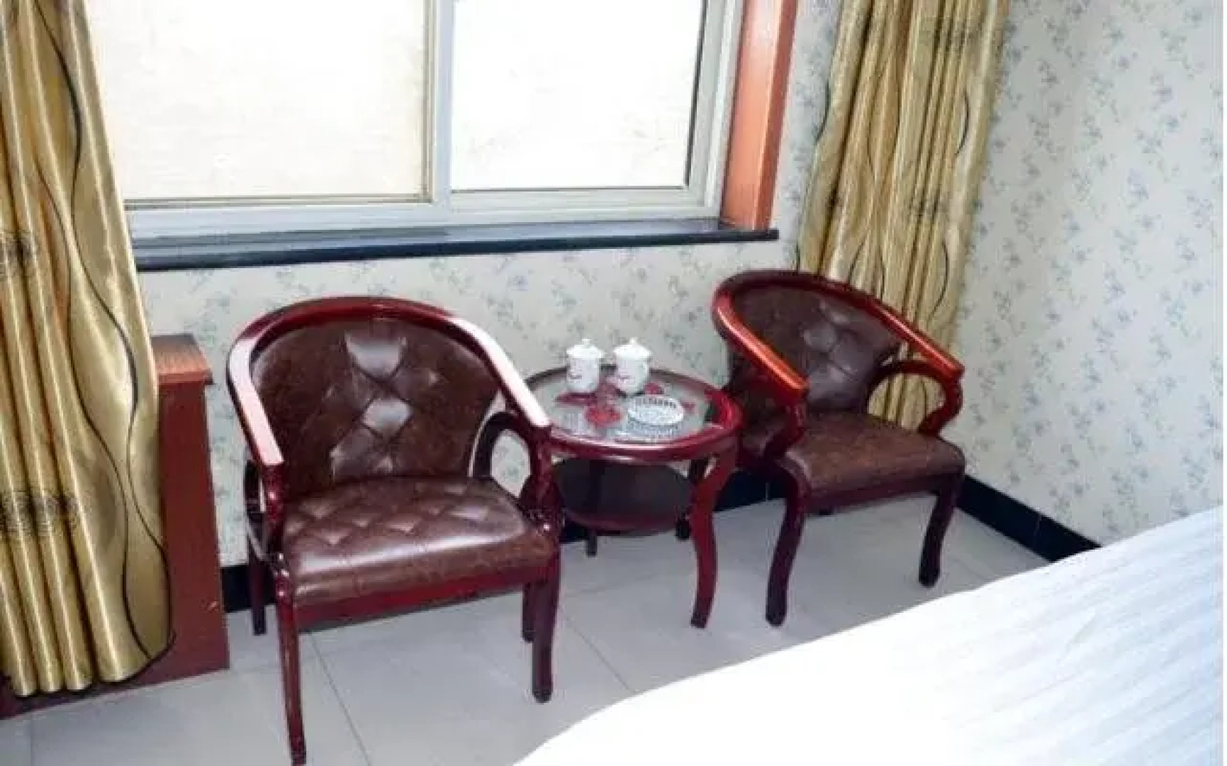 Yijia Business Hotel