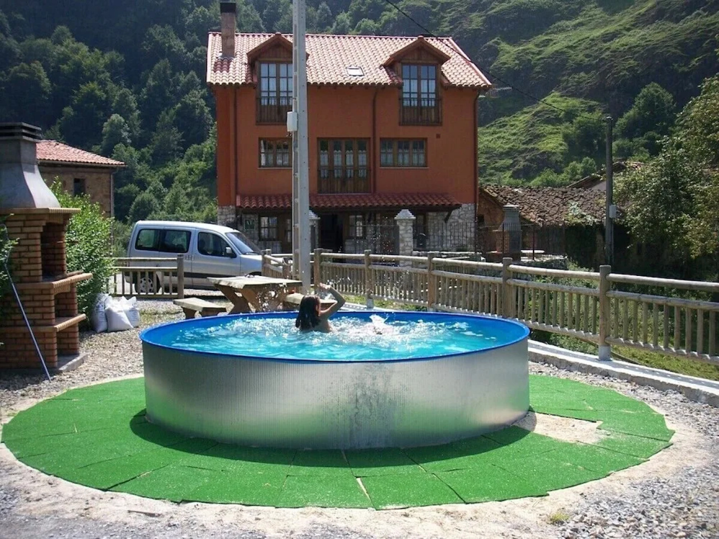 Apartamentos Rurales Valdecarzana