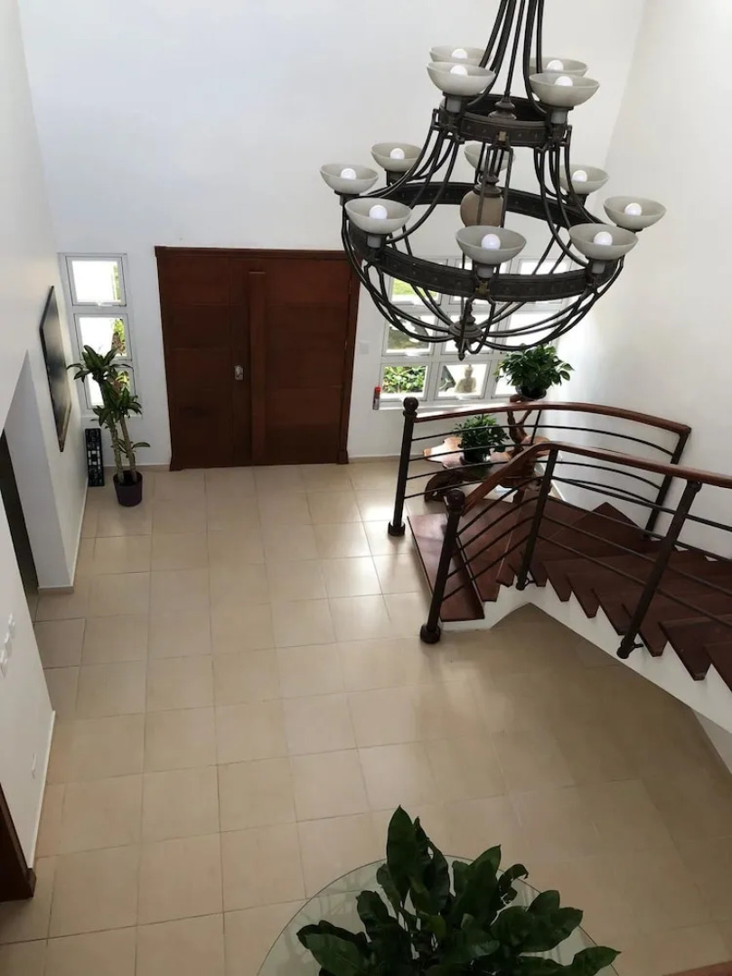 Villa in Metro Country Club