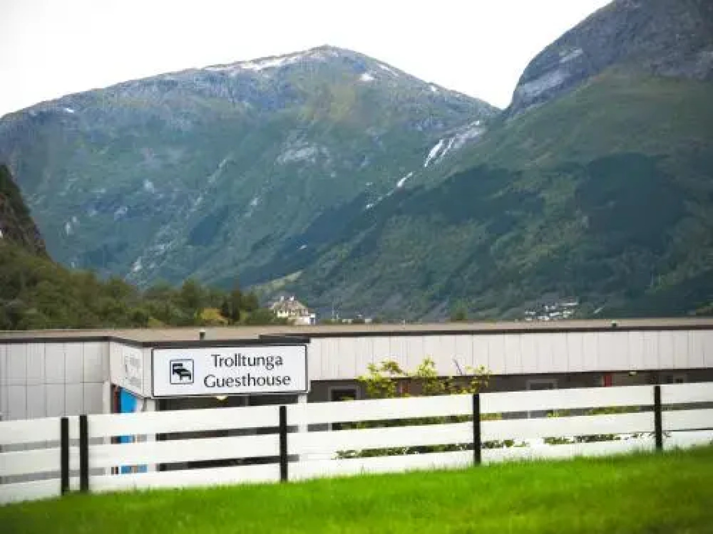 Trolltunga Guesthouse