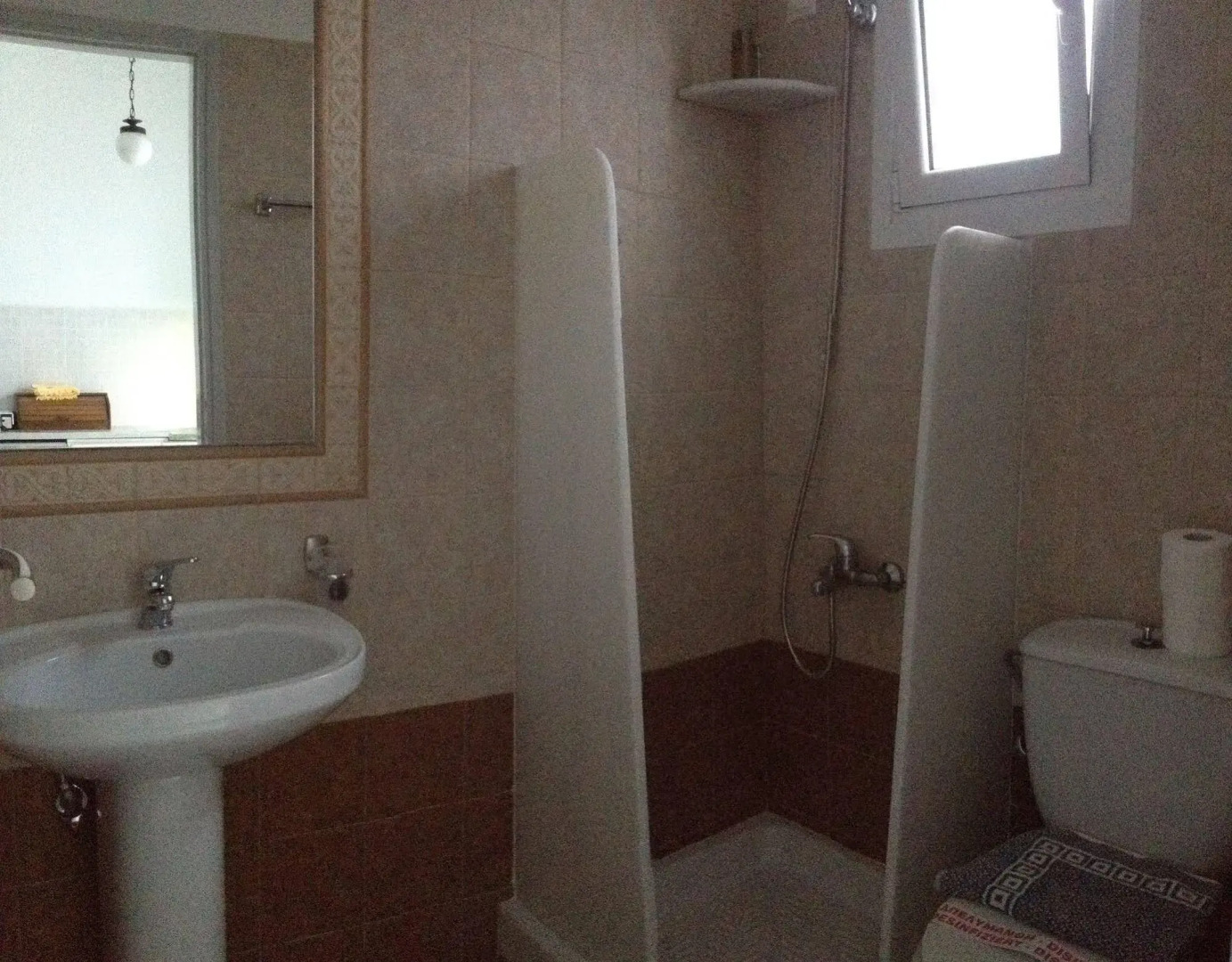 Adonis Hotel Studios & Apartments