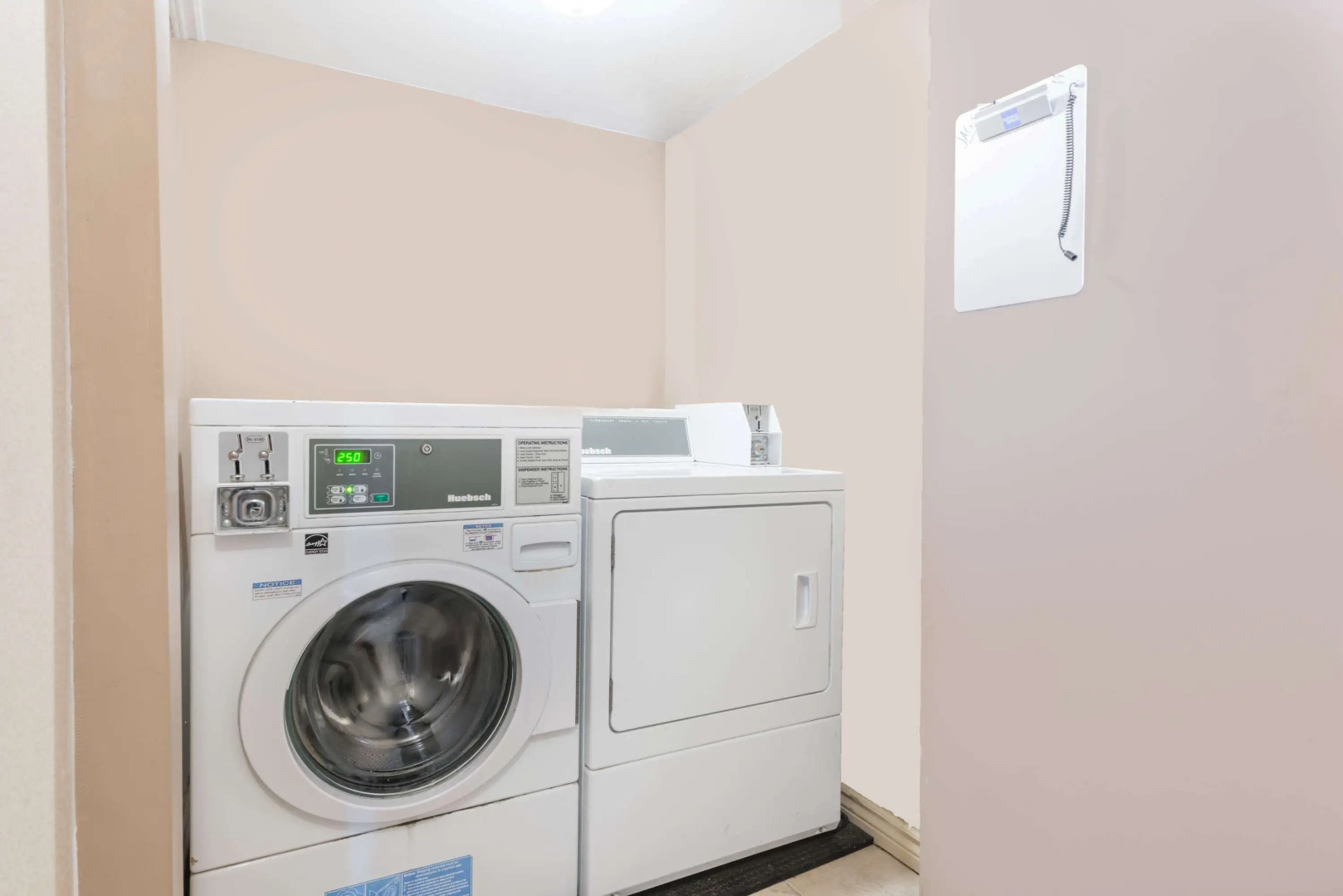 Super 8 by Wyndham Cambridge/Kitchener/Waterloo Area