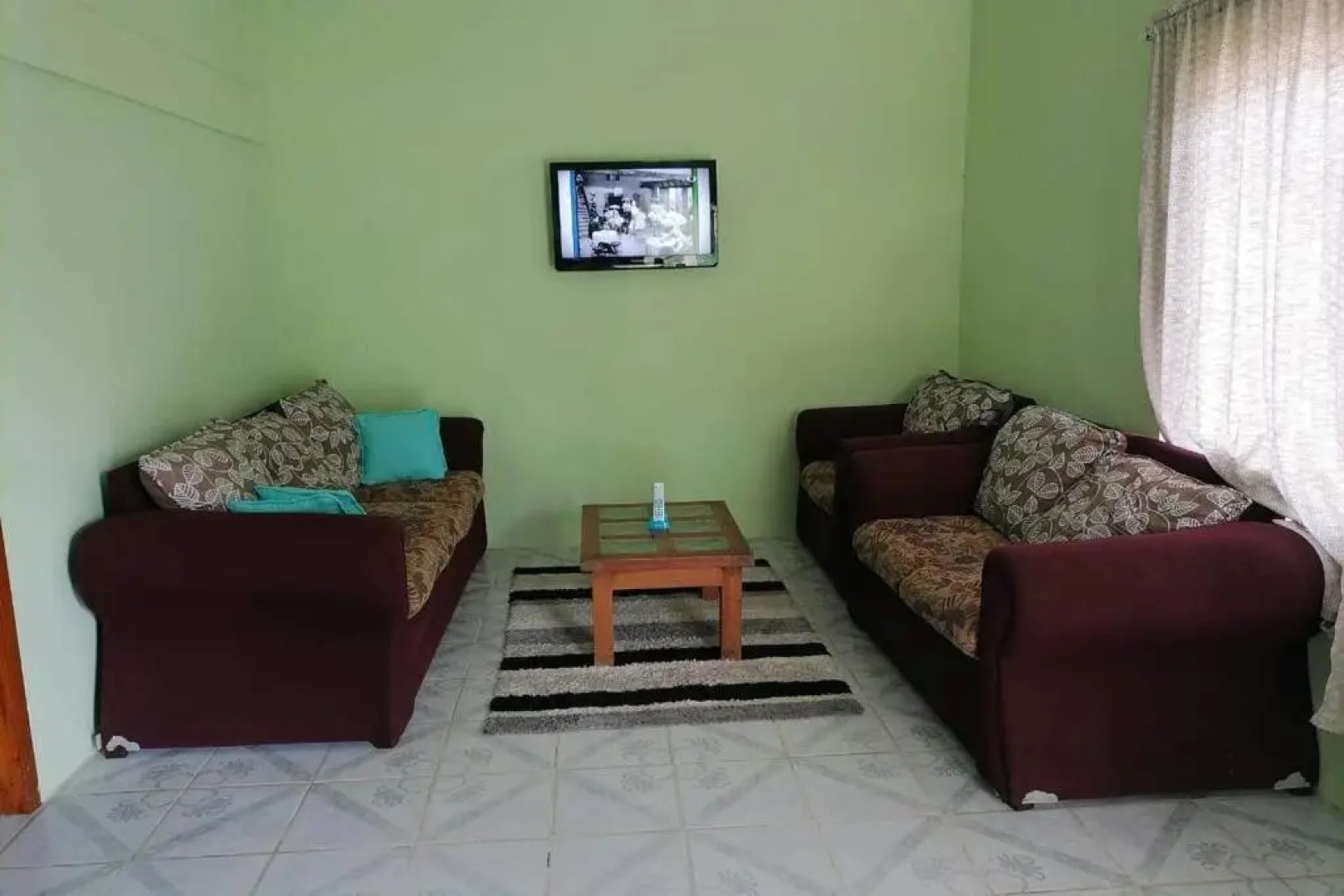 CASA CON TODO LOS SERVICIOS Y 2 RECAMARAS CLIMATIZADAS CON 2 CAMAS CADA UNO PARA 8 PERSONAs