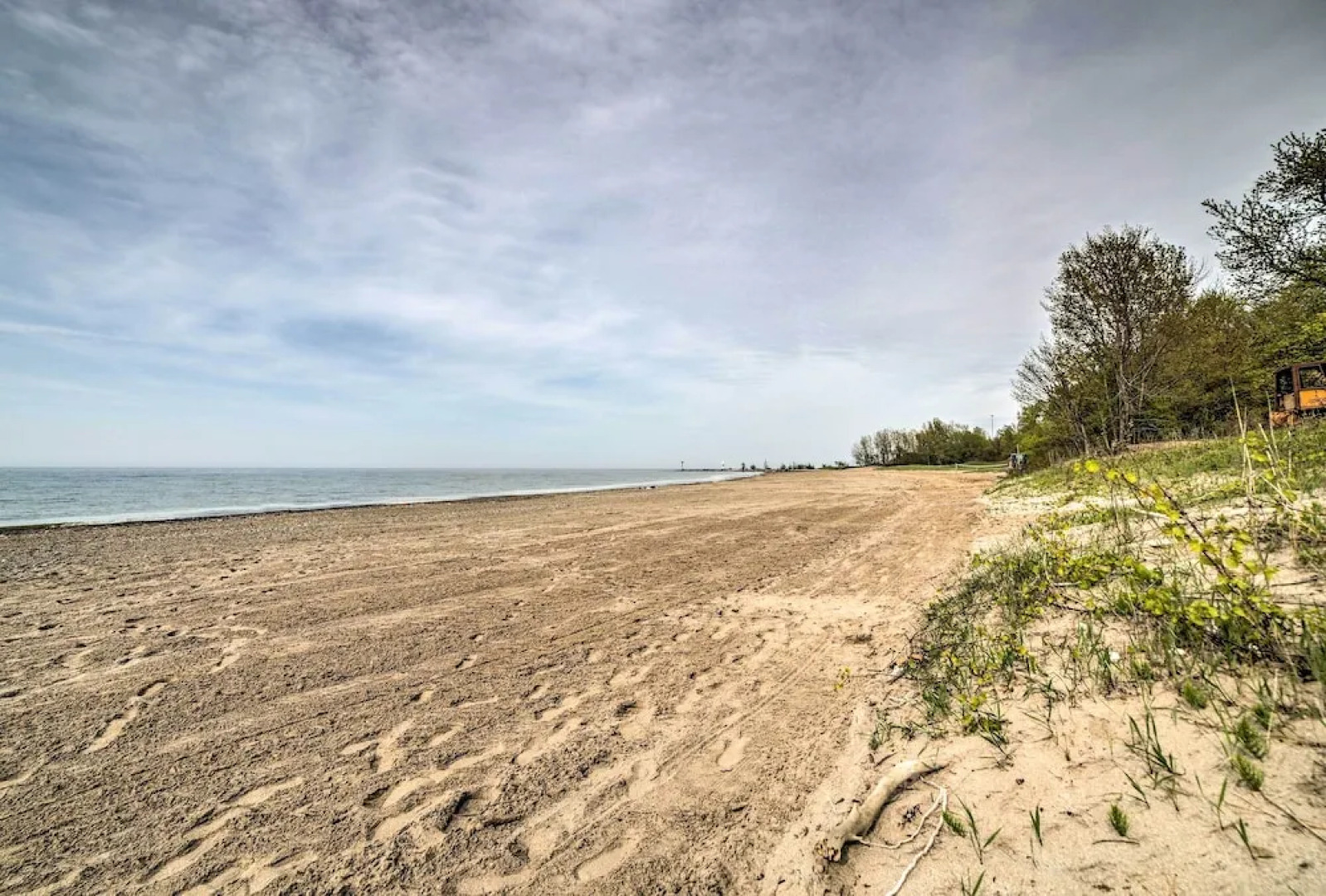 Geneva Cottage w/ Patio - Walk to Park, Lake Erie!