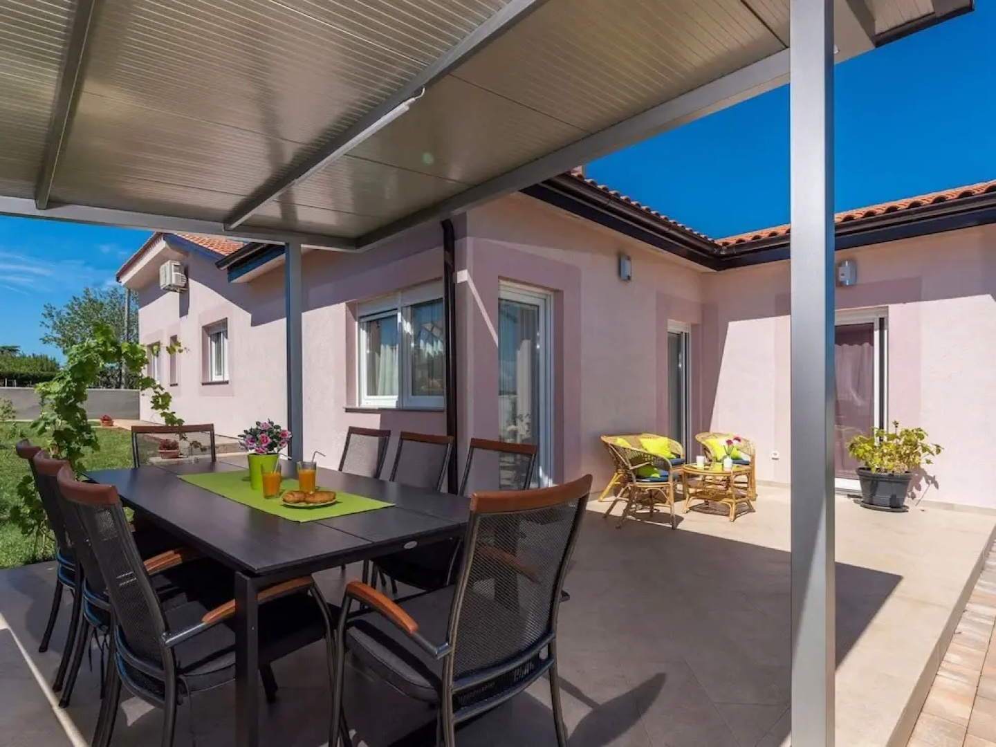 Villa in Novigrad With Private Pool