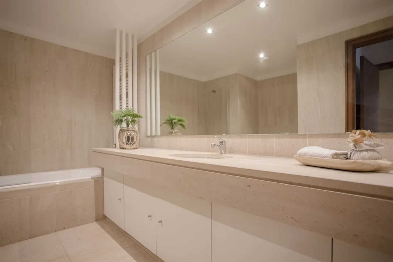 Liiiving in Matosinhos- Seaside Delight Apartment