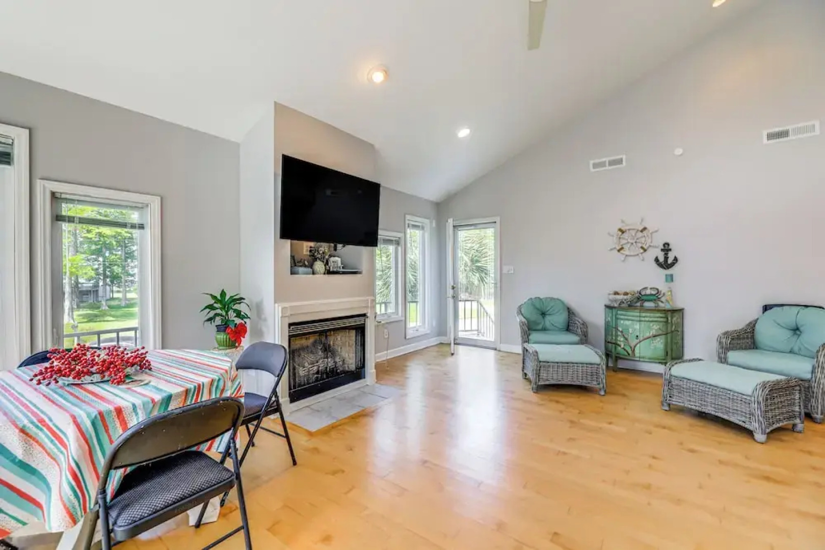 New Bern Home w/ Water View ~ 6 Mi to Downtown!