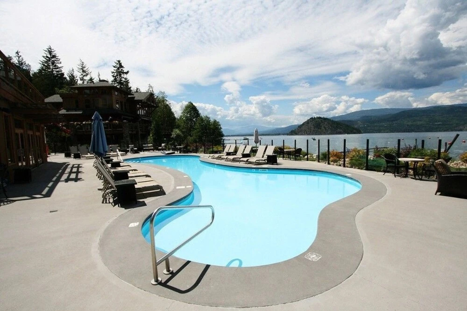 Carmel Beach Private Lodges