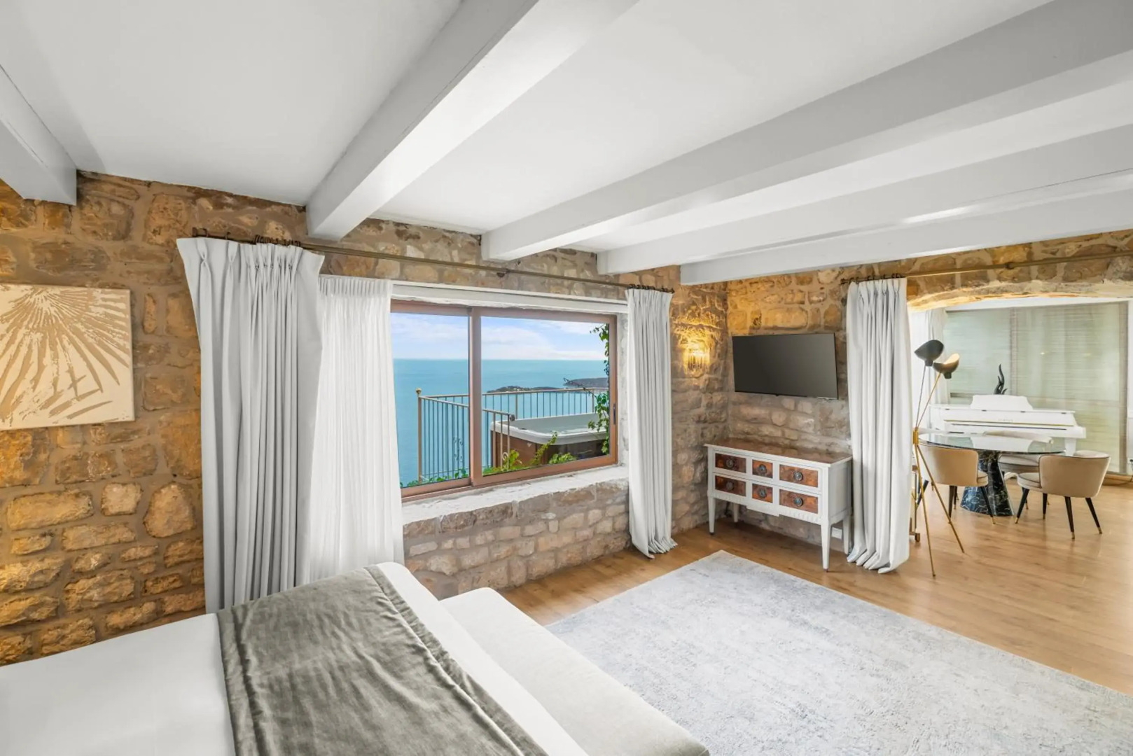 Chateau De La Chevre D Or