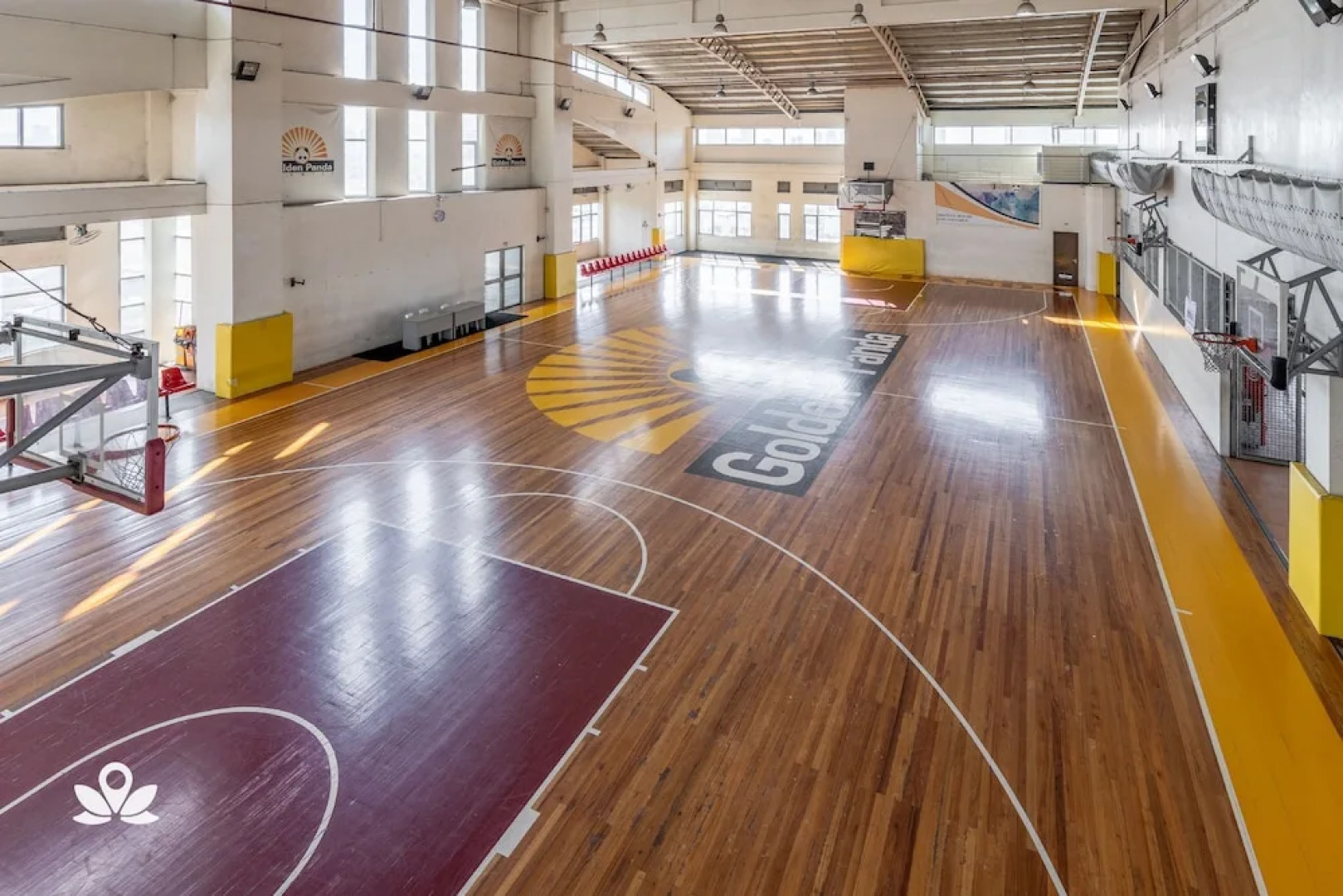 ZEN Rooms Golden Panda QC