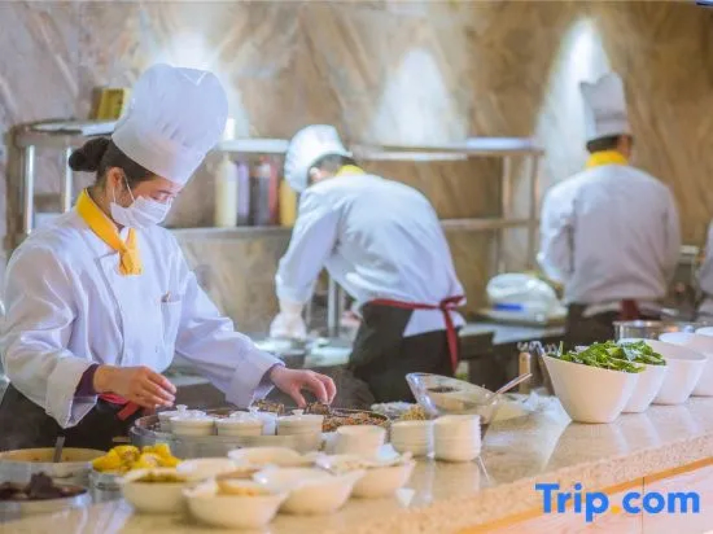 Zixuan Holiday Hotel