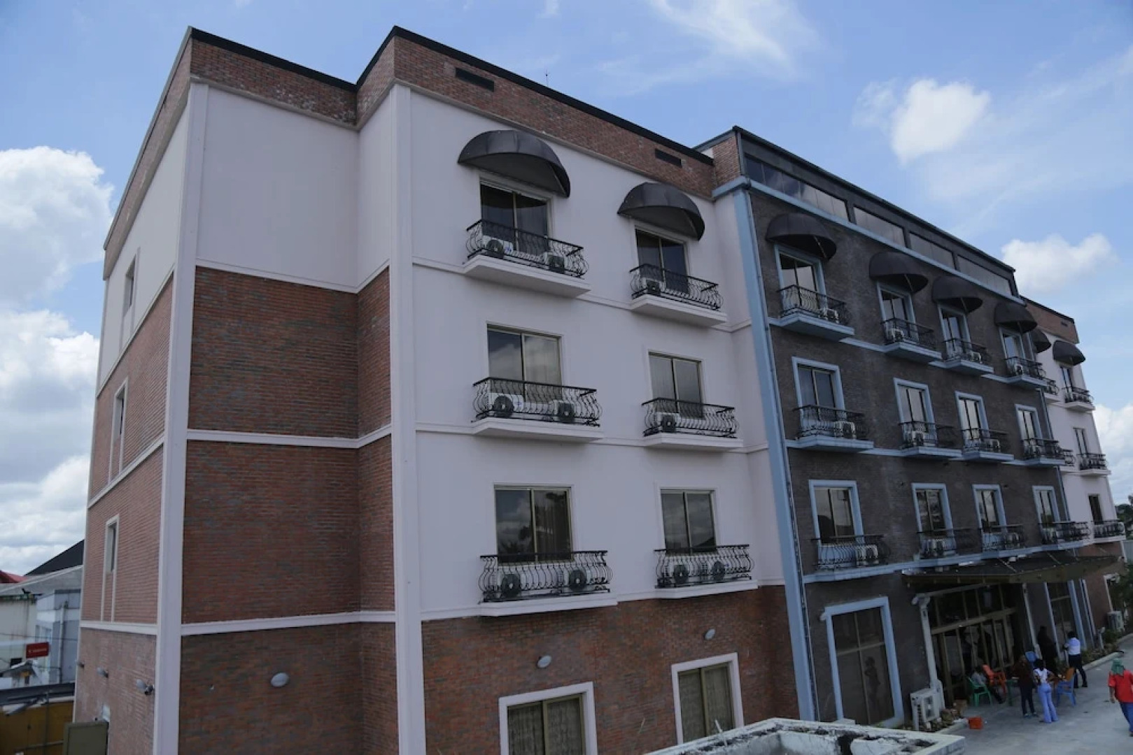 Oak Haven Hotel And Suites